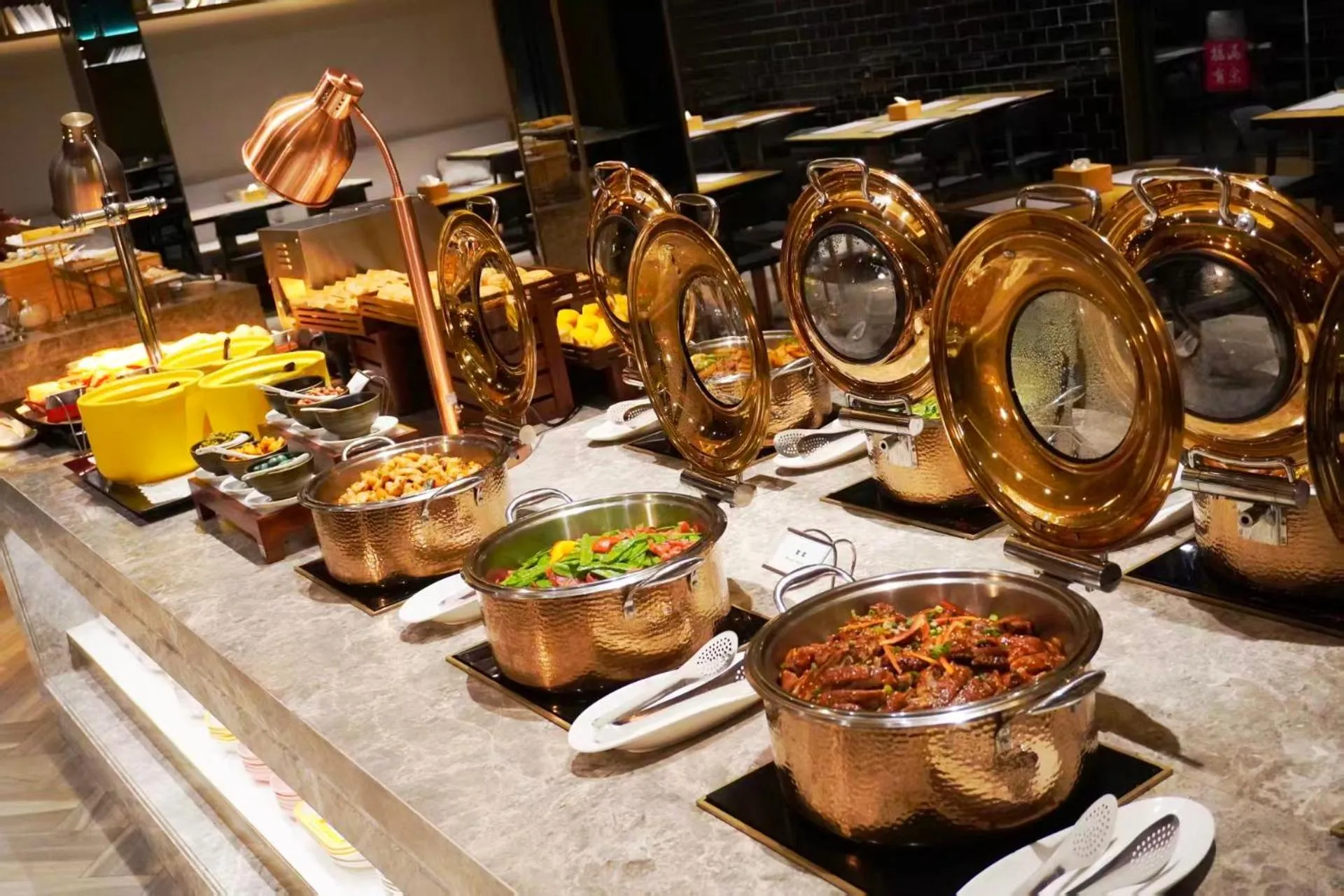 Buffet breakfast in Mai Xinge Boutique Hotel - Free shuttle buses are provided between PVG Airport and Disneyland