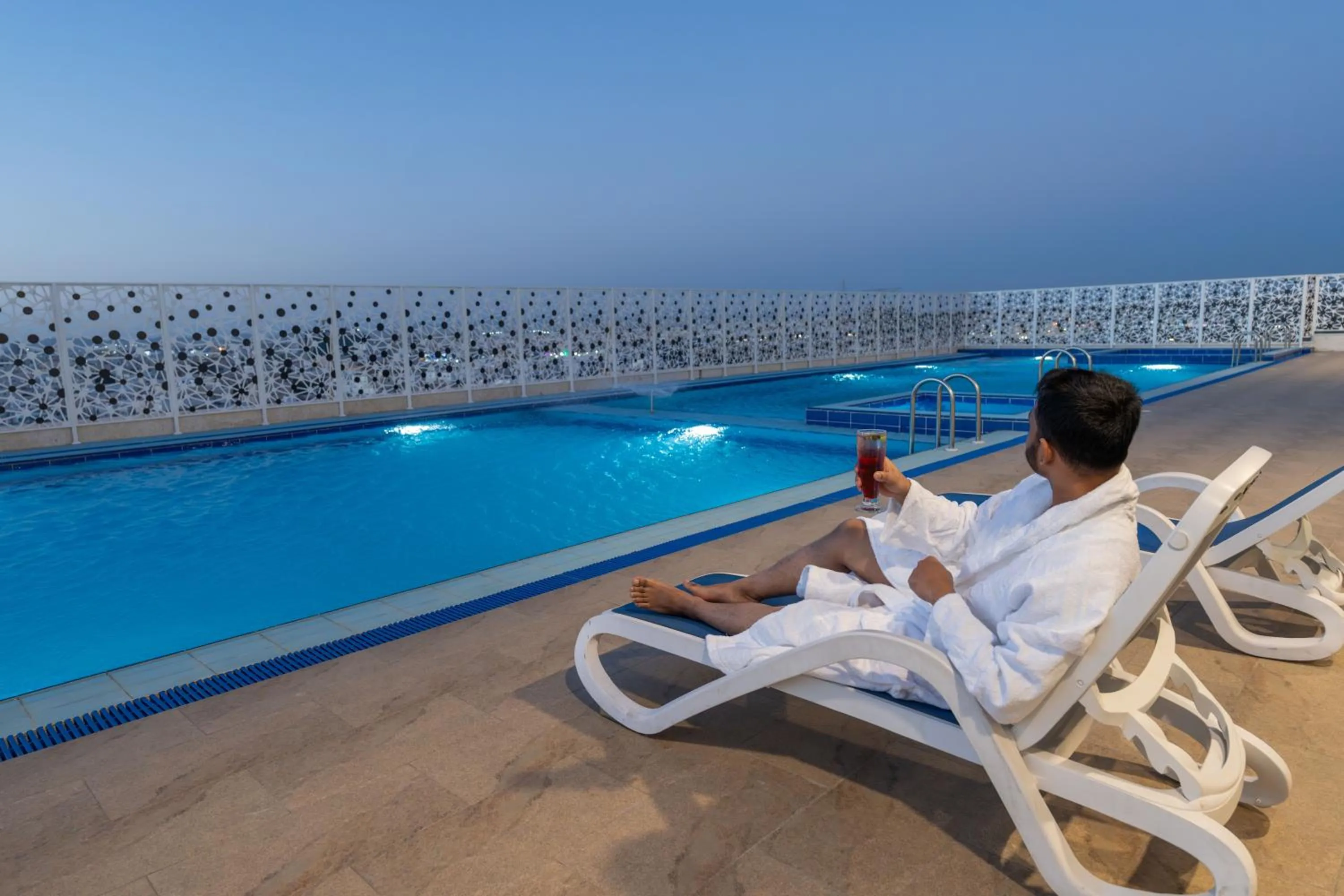 Swimming pool in Sunday Jeddah Hotel