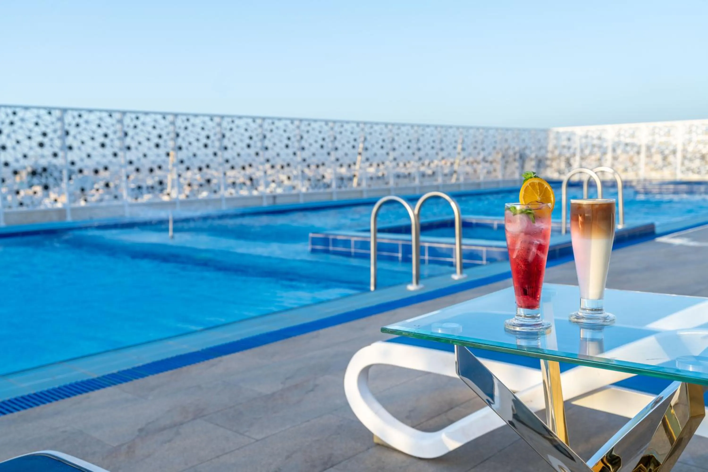 Swimming pool in Sunday Jeddah Hotel