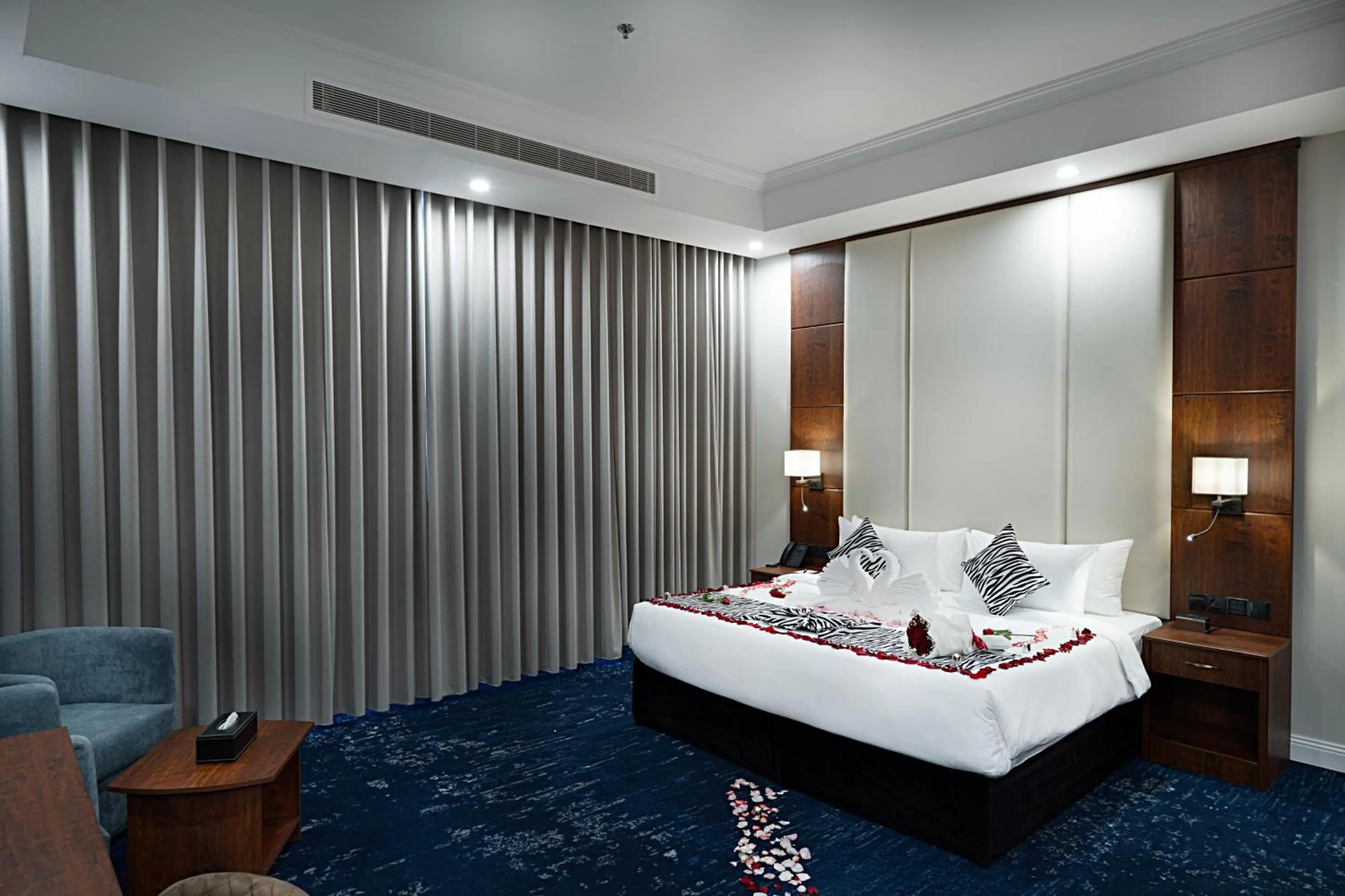 Photo of the whole room, Bed in Sunday Jeddah Hotel