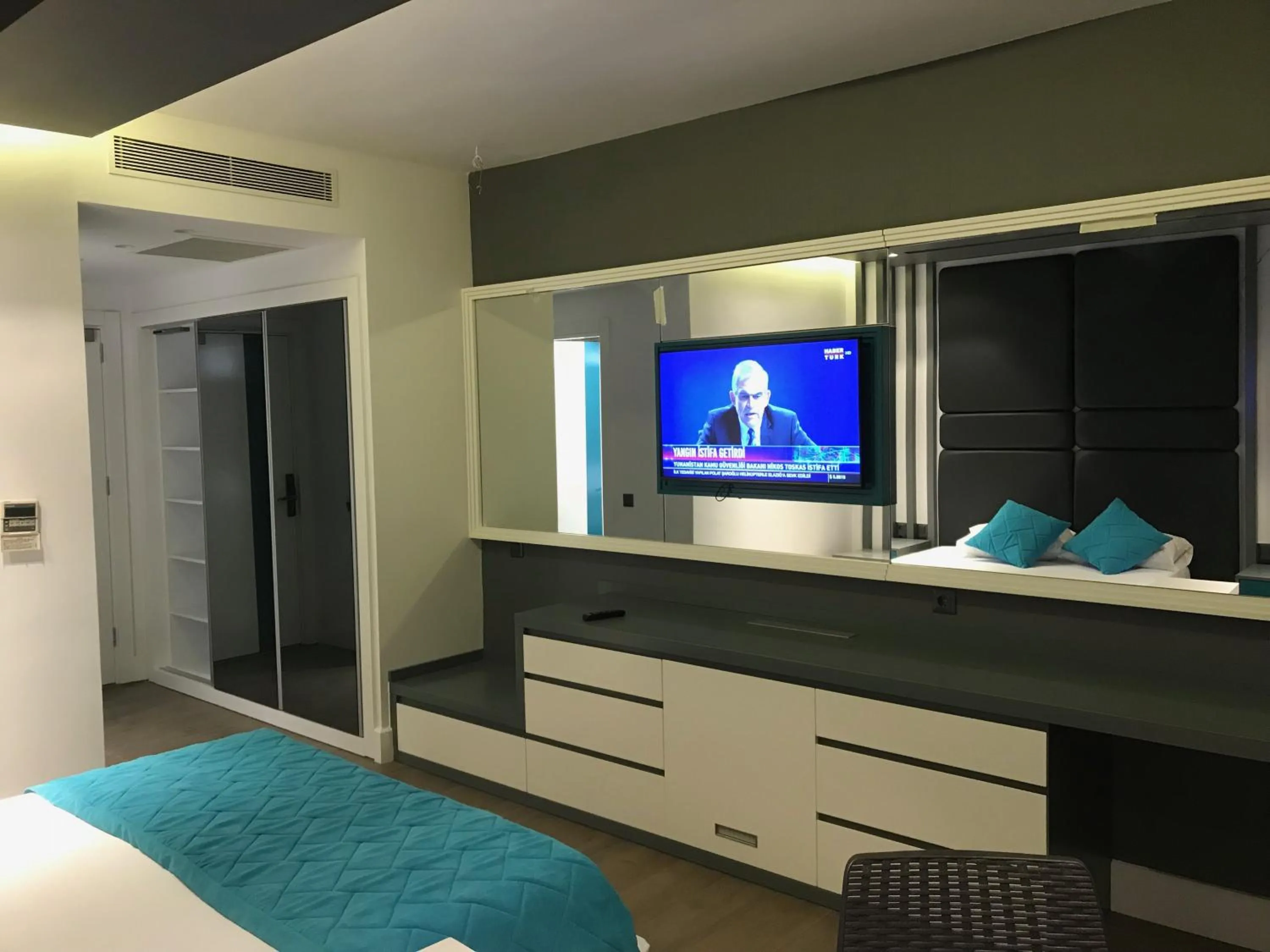 Bed in Oyster Boutique Hotel