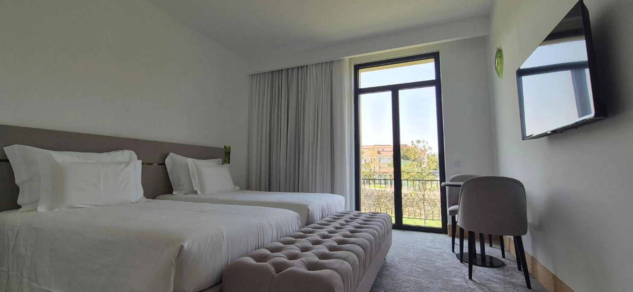 Photo of the whole room, Bed in Oca Grande Hotel Do Pezo