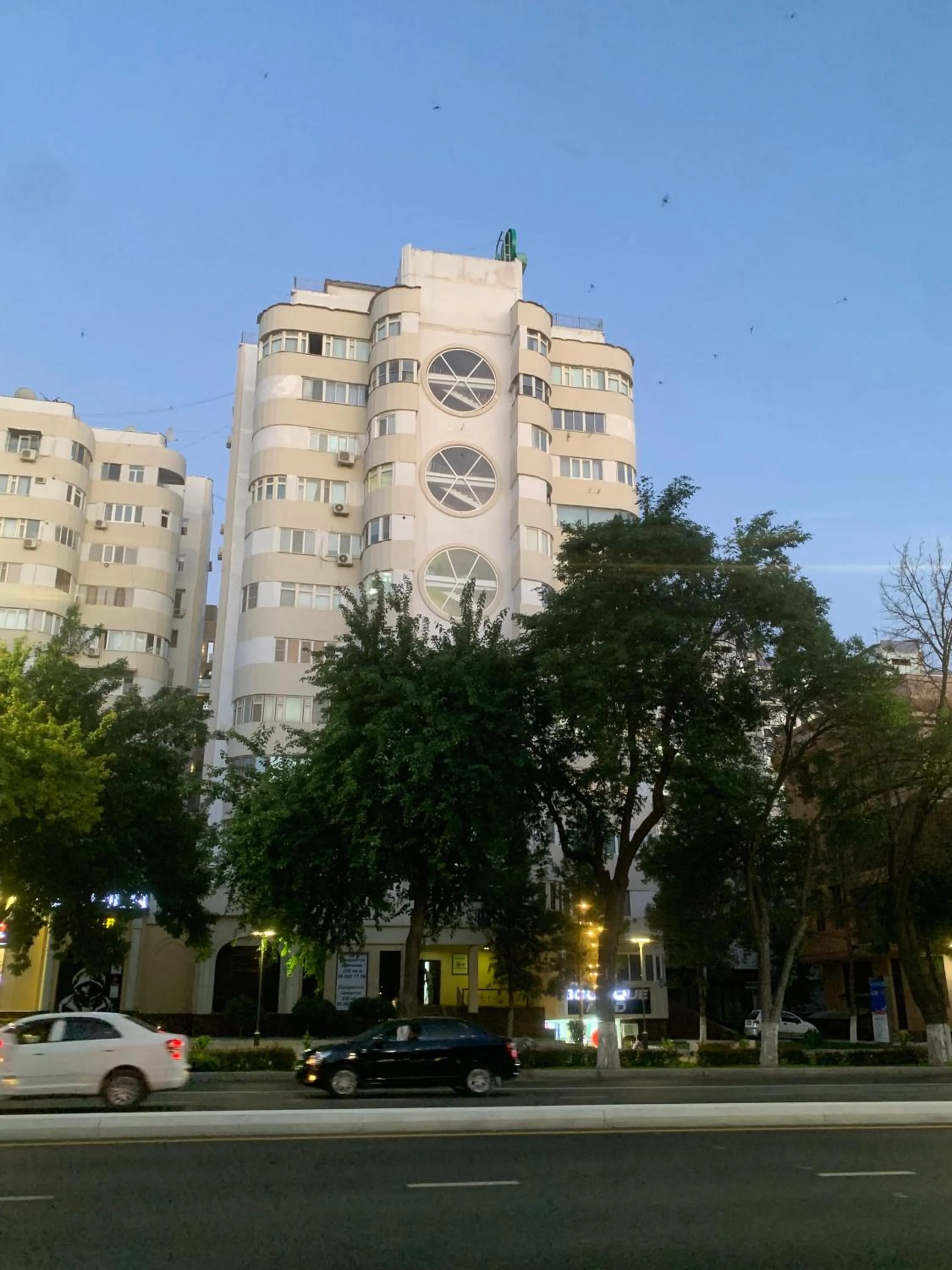 Facade/entrance in Karvan-N