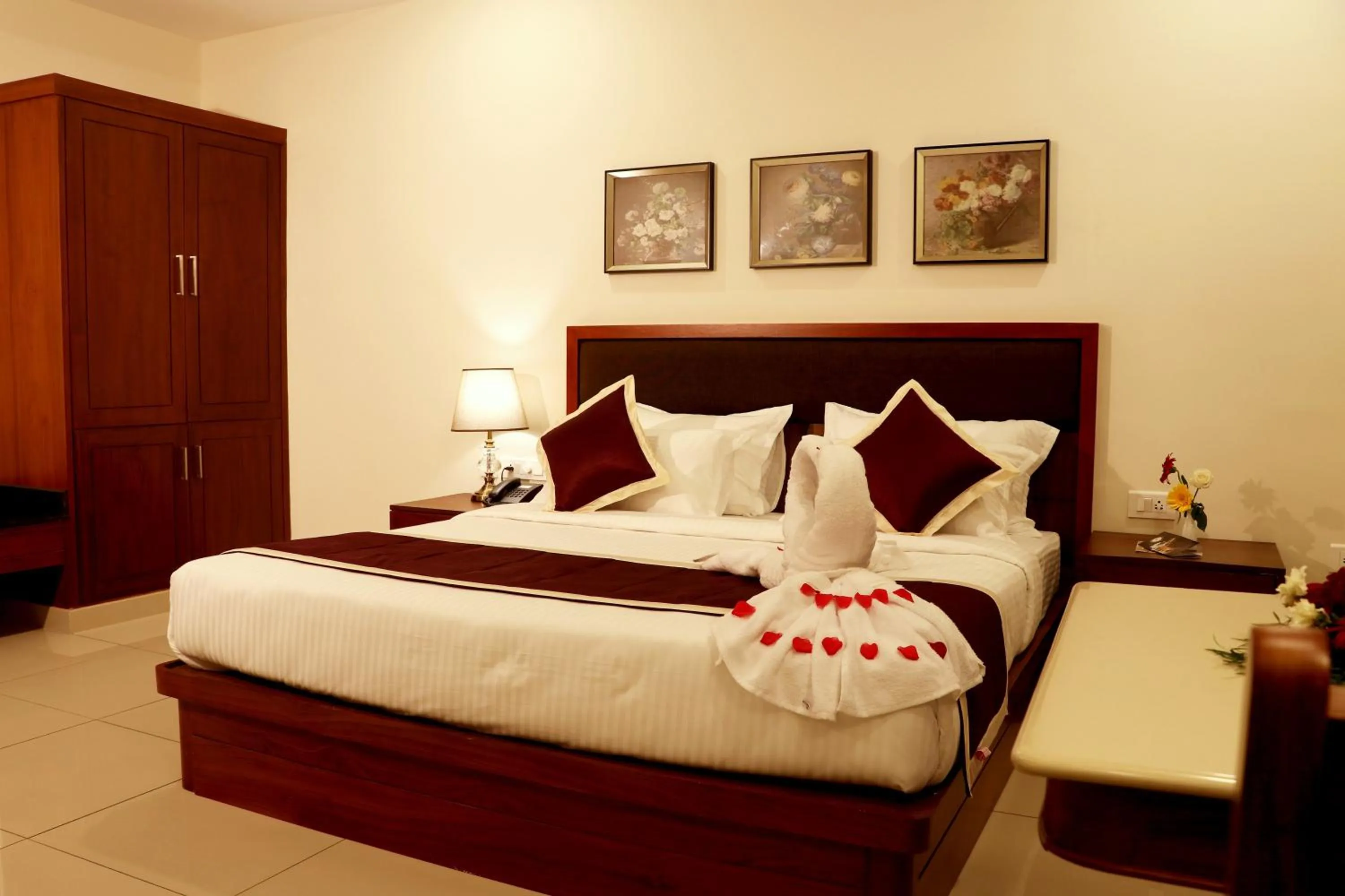 Bed in Bhasuri Inn Guruvayoor