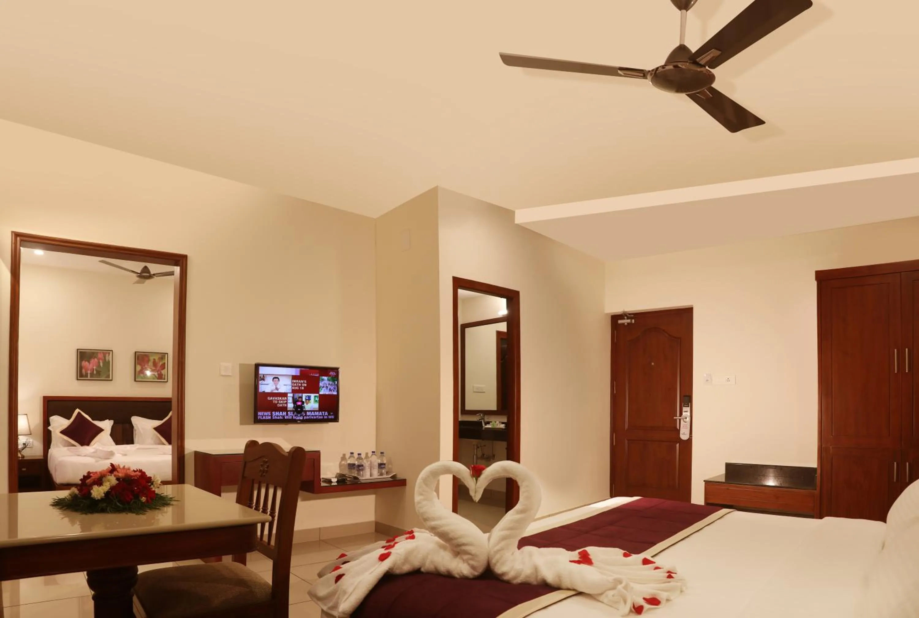 Bedroom, Bed in Bhasuri Inn Guruvayoor