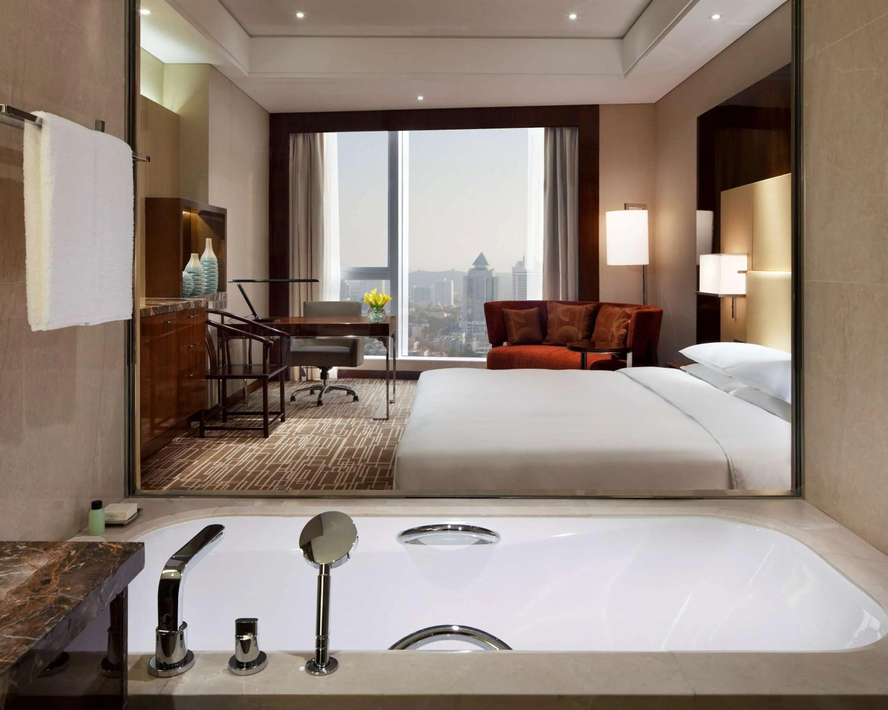 Photo of the whole room, Bed in Hyatt Regency Jinan
