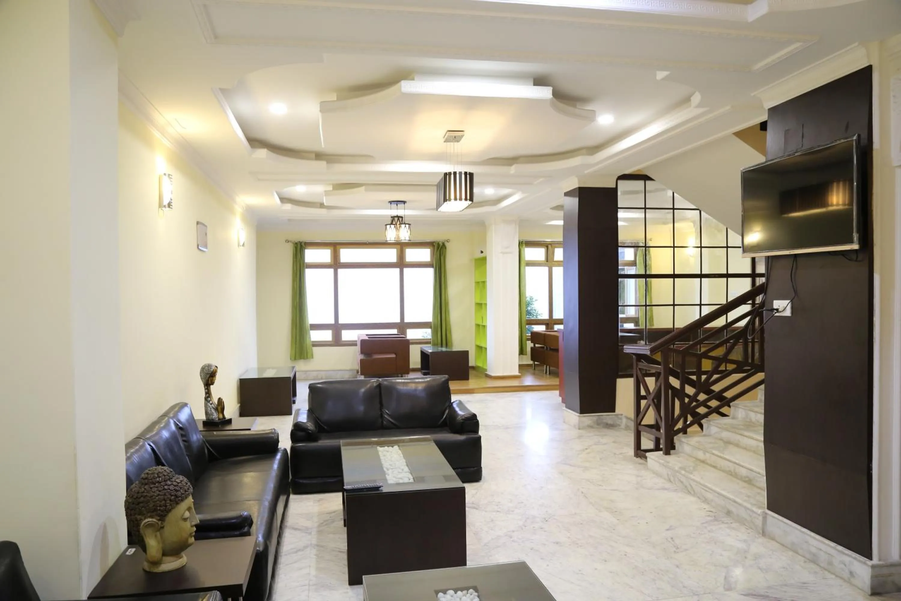 Restaurant/places to eat in Golden Star Continental & Spa