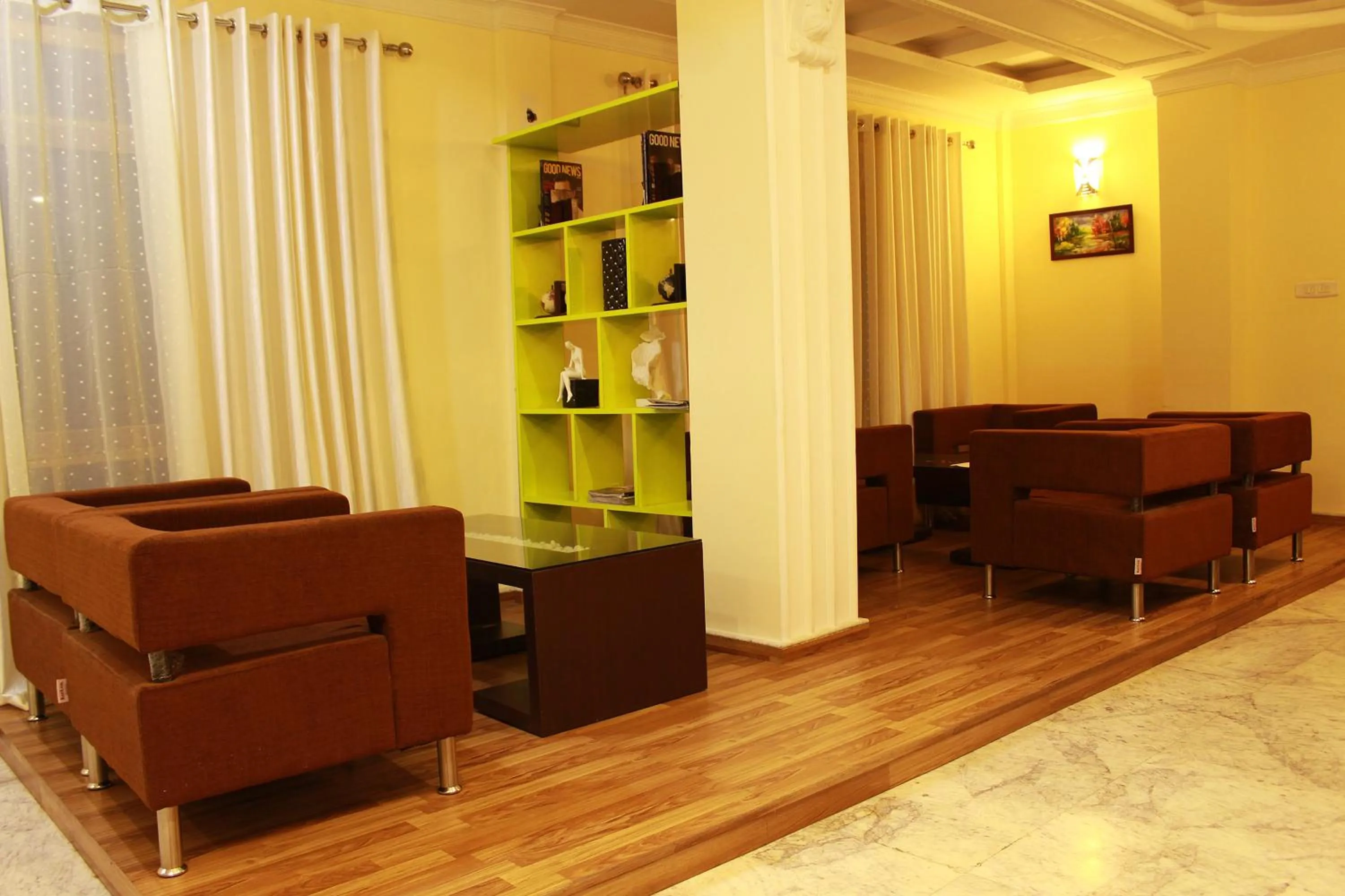 Restaurant/places to eat in Golden Star Continental & Spa