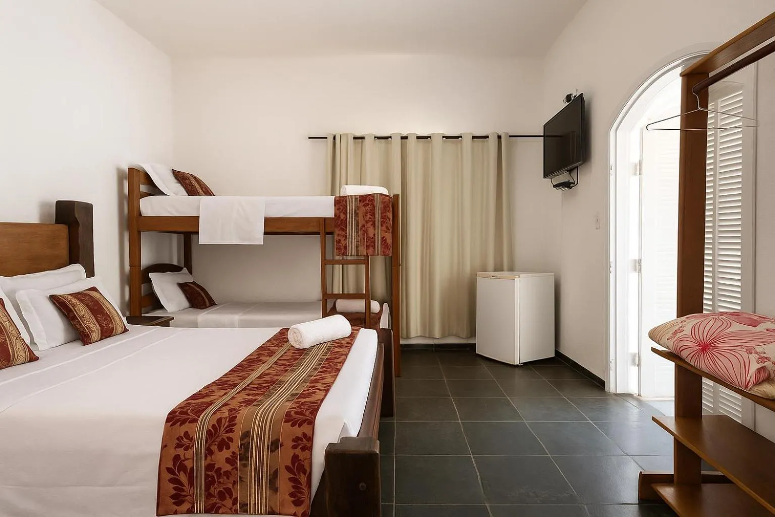 Photo of the whole room, Bed in Cocanha Beach Pousadas