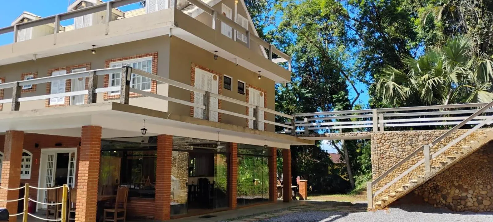 Property building in Cocanha Beach Pousadas