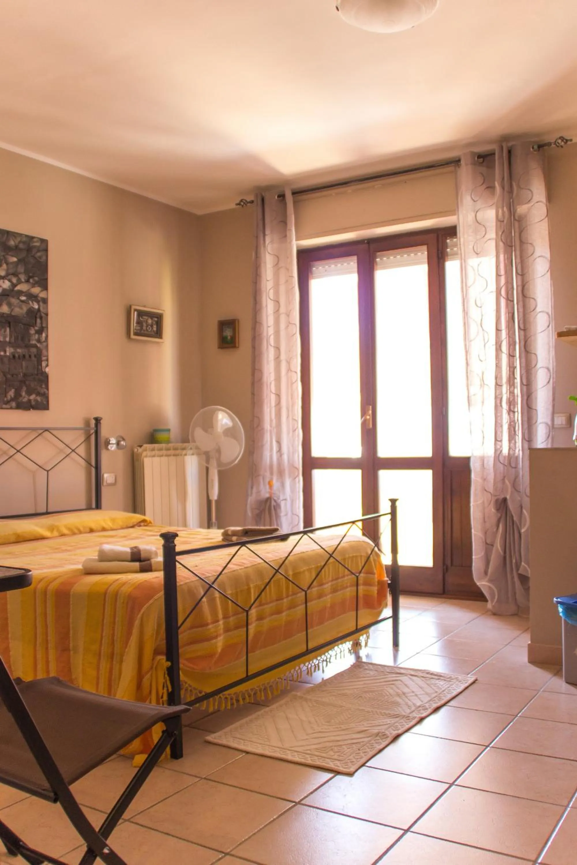 Photo of the whole room in White Beach