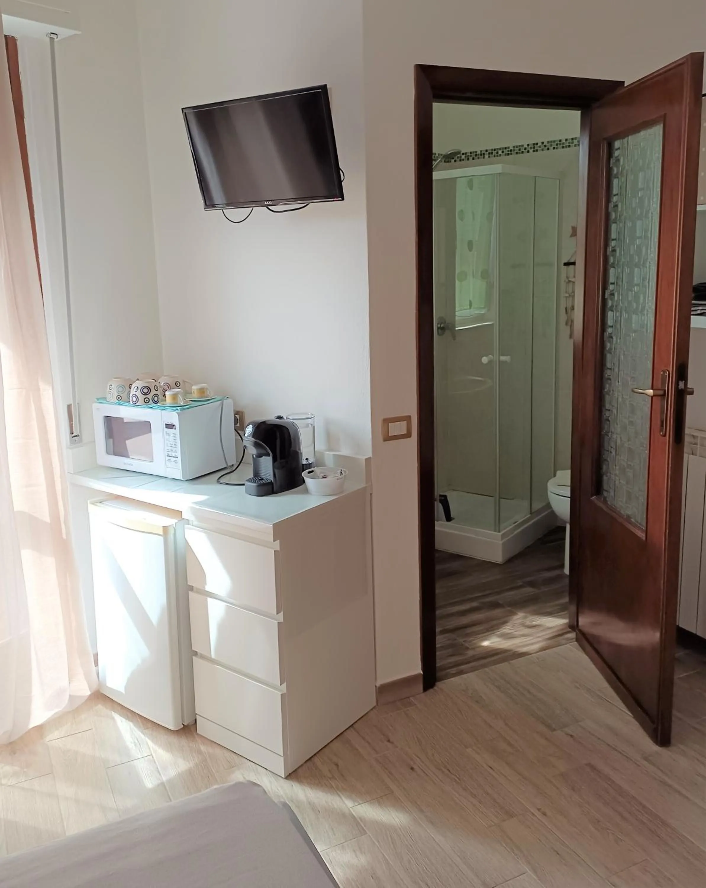 Kitchen or kitchenette in White Beach