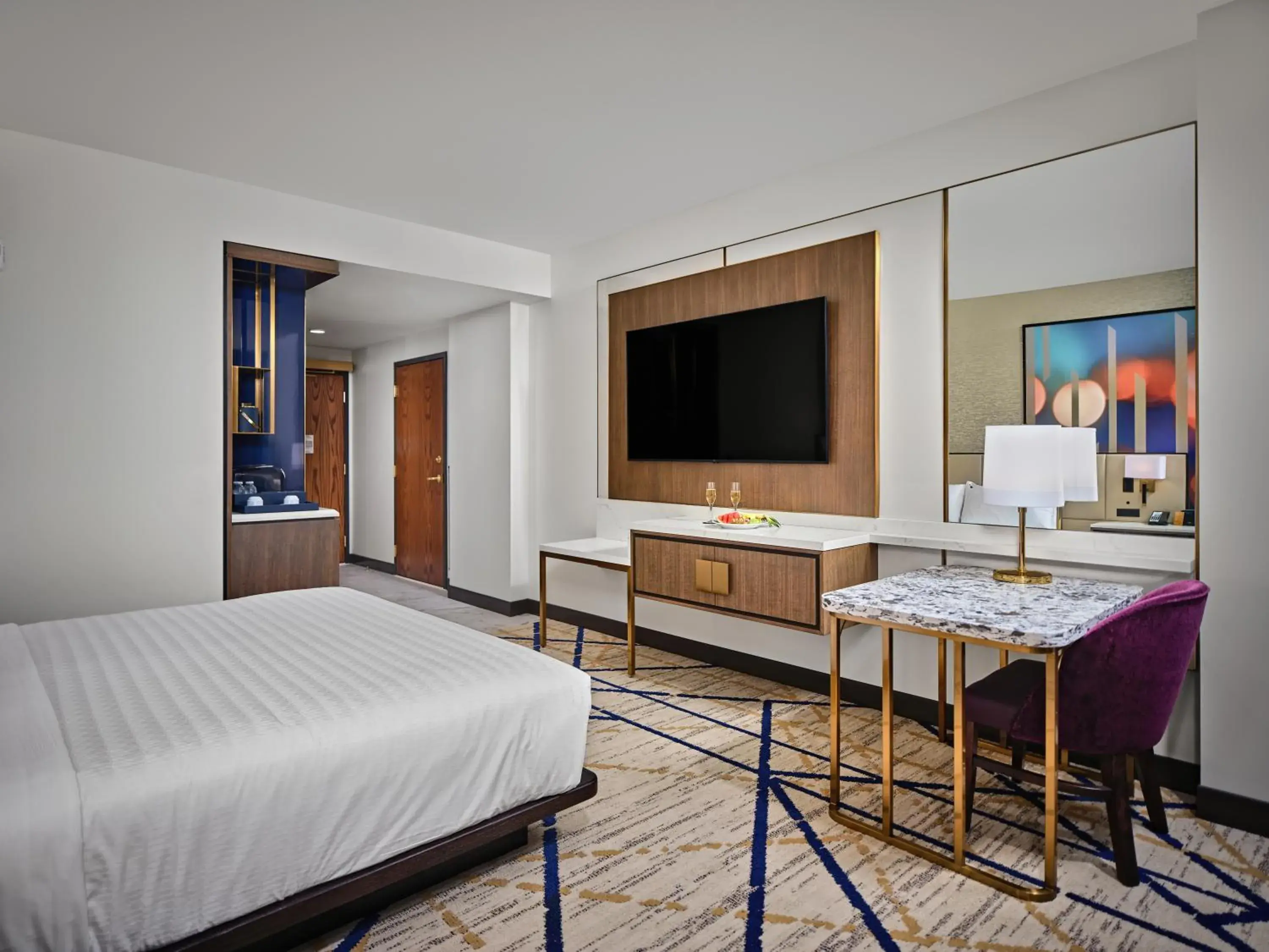 Deluxe King Room in Hard Rock Hotel & Casino Ottawa Deluxe King Room in Hard Rock Hotel & Casino Ottawa