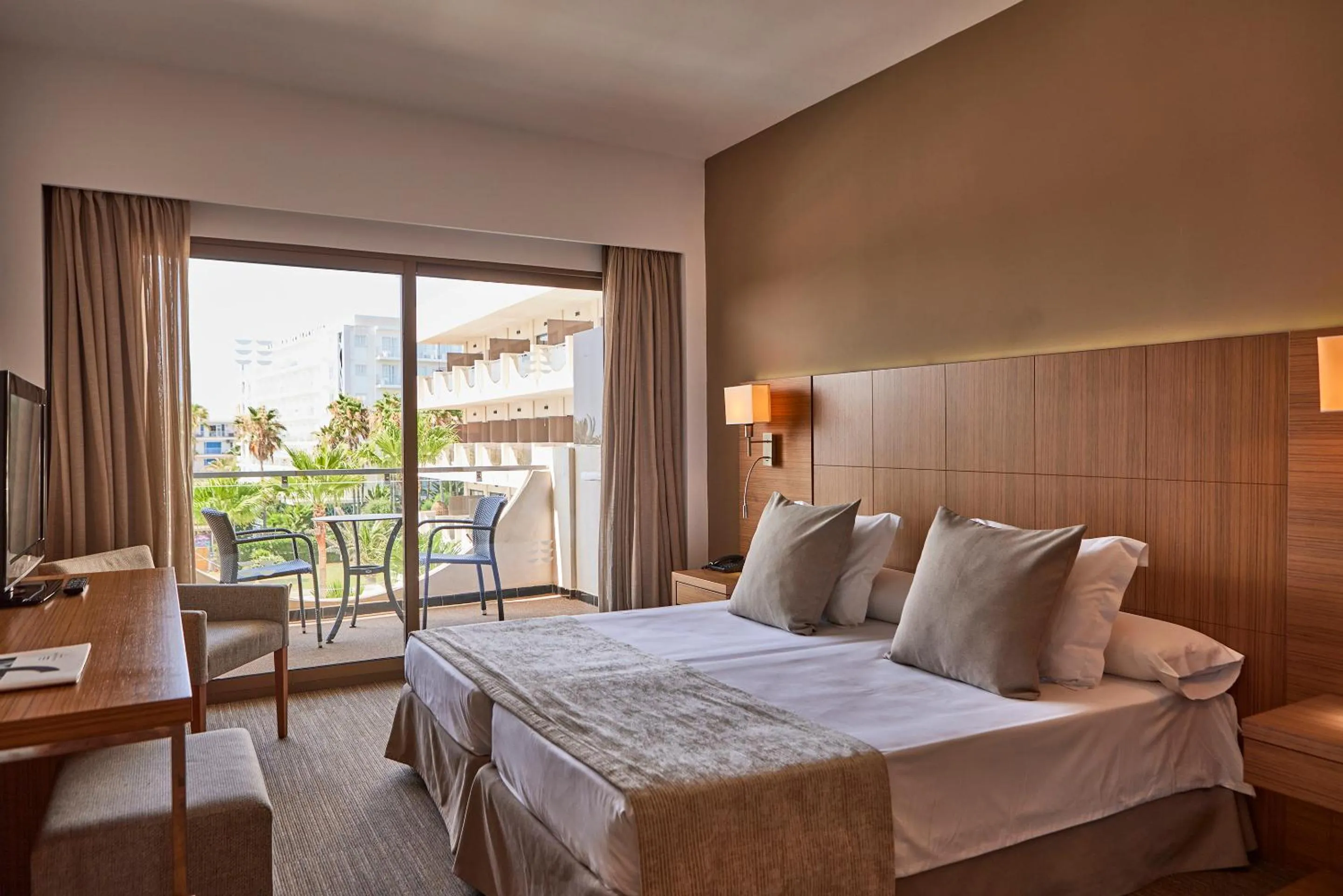 Balcony/Terrace, Bed in Hotel Playa Golf - Adults Only