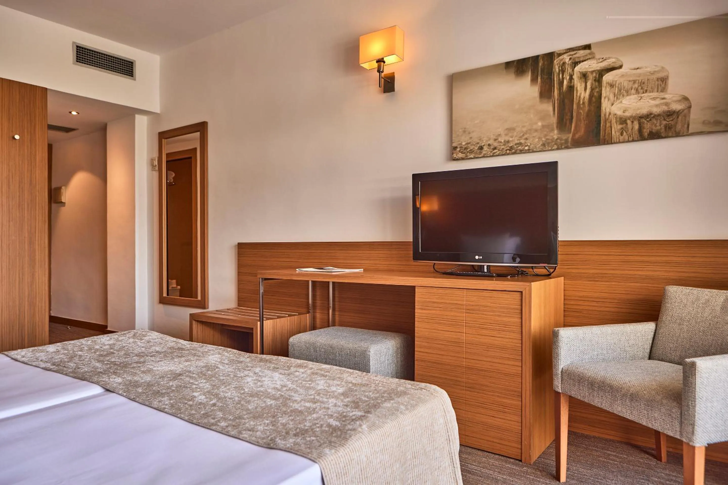 Photo of the whole room, Bed in Hotel Playa Golf - Adults Only