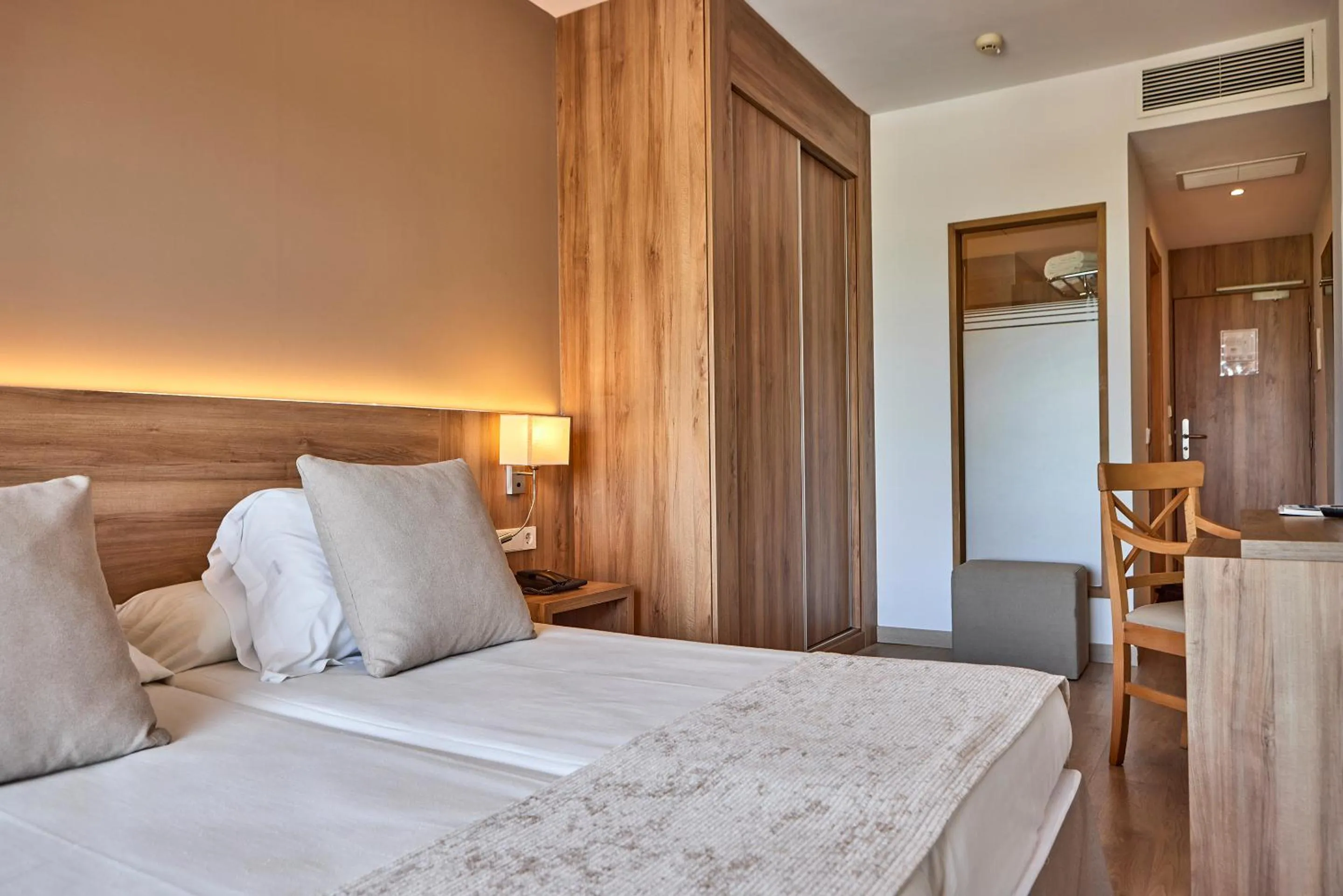 Bed in Hotel Playa Golf - Adults Only