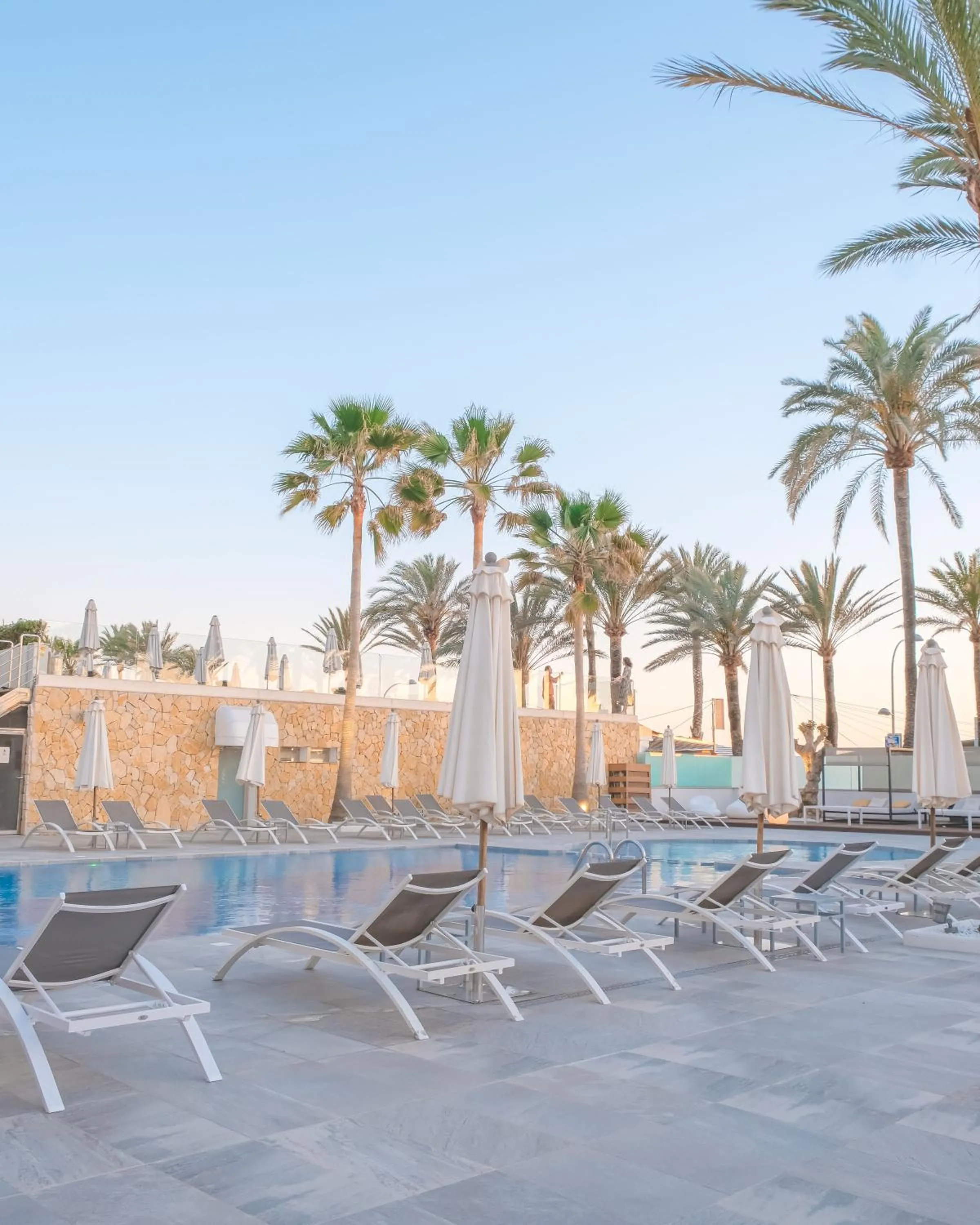 Day in Hotel Playa Golf - Adults Only