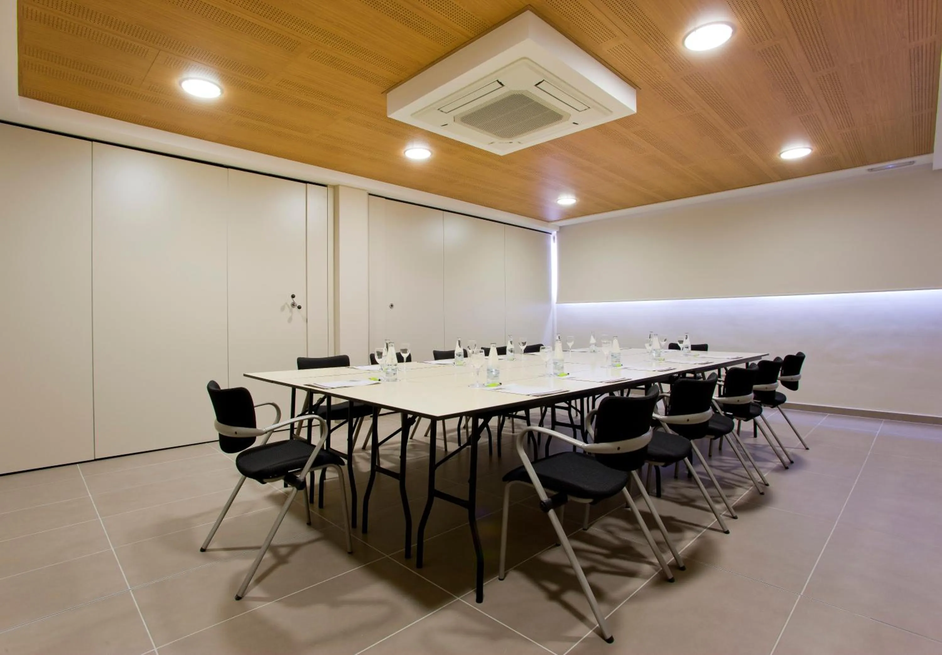 Business facilities in Hotel Playa Golf - Adults Only