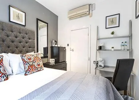 Double Room with Private Bathroom in Martel Guest House