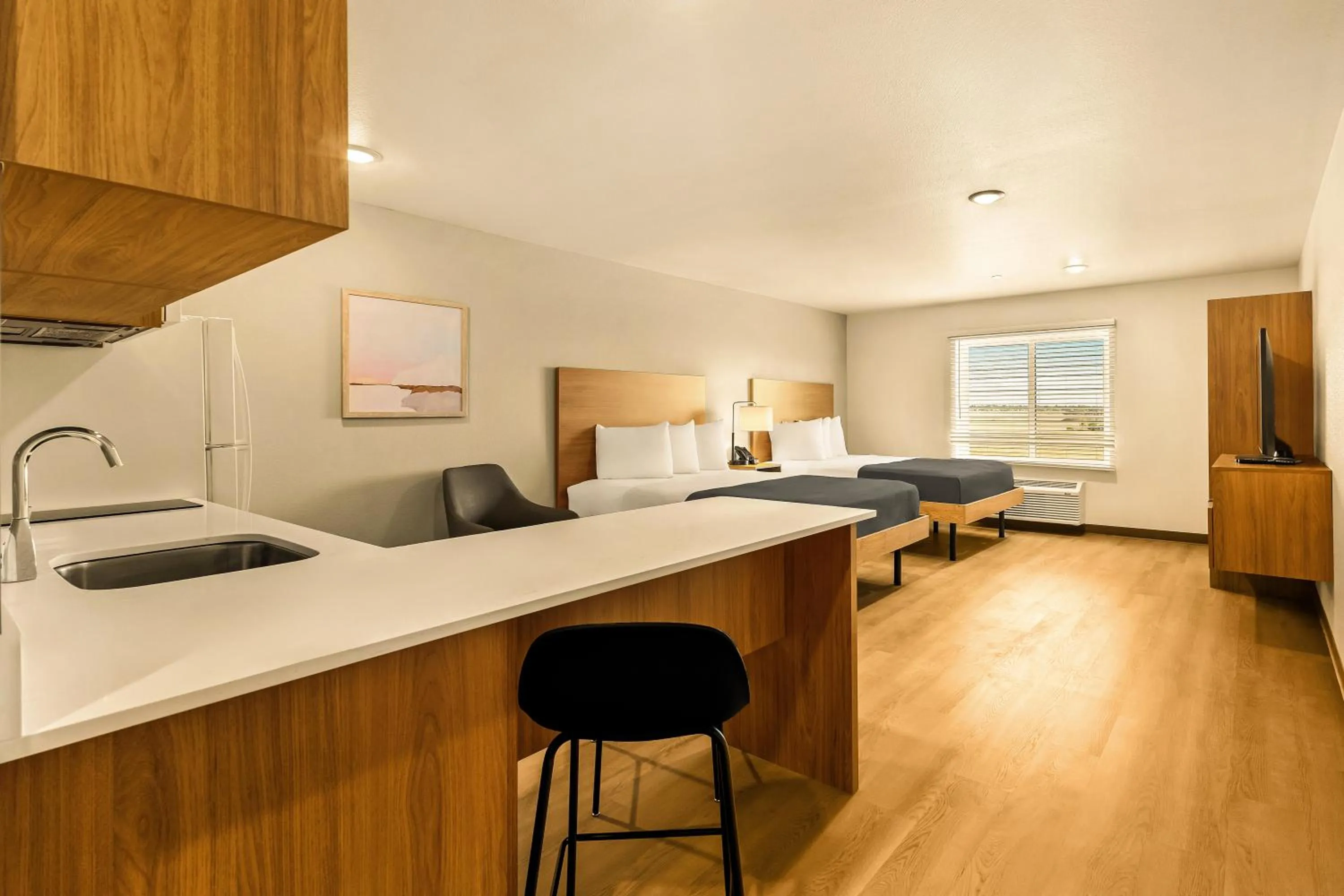 LivAway Suites Seattle- Renton