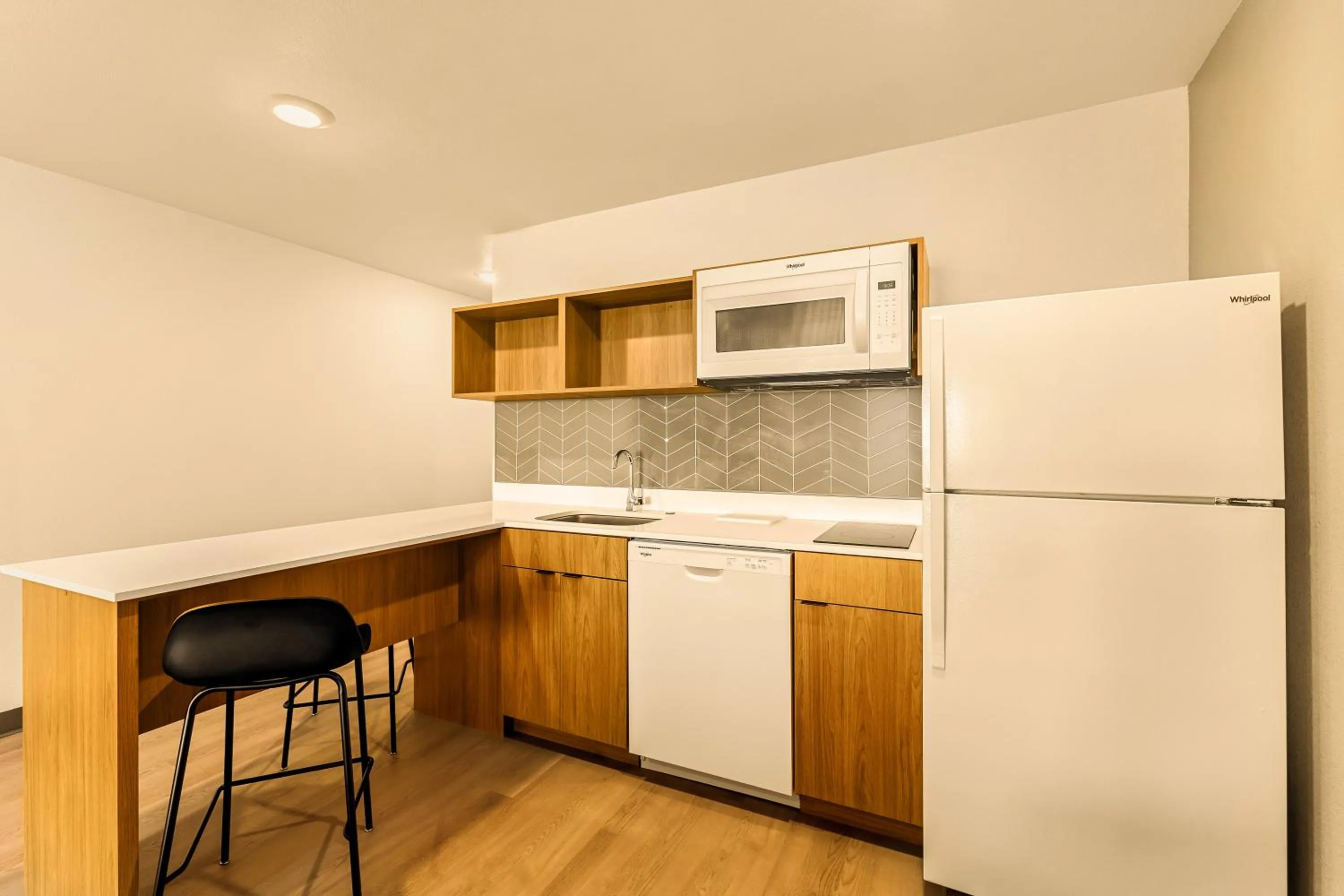 LivAway Suites Seattle- Renton
