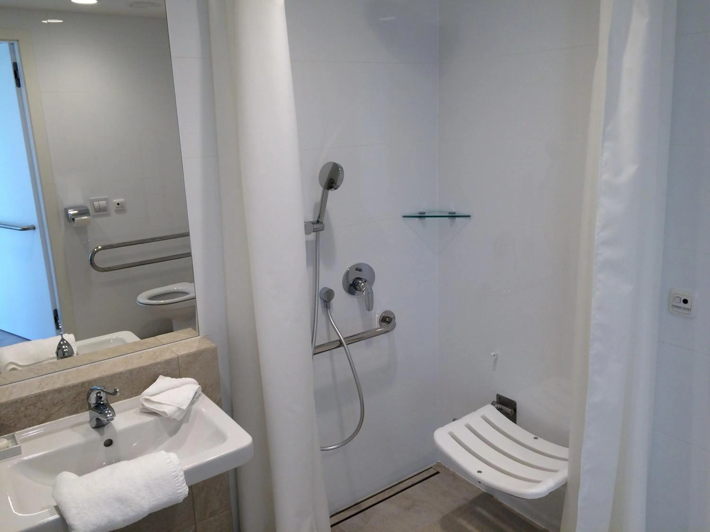 Bathroom in Hotel Erwin Junker