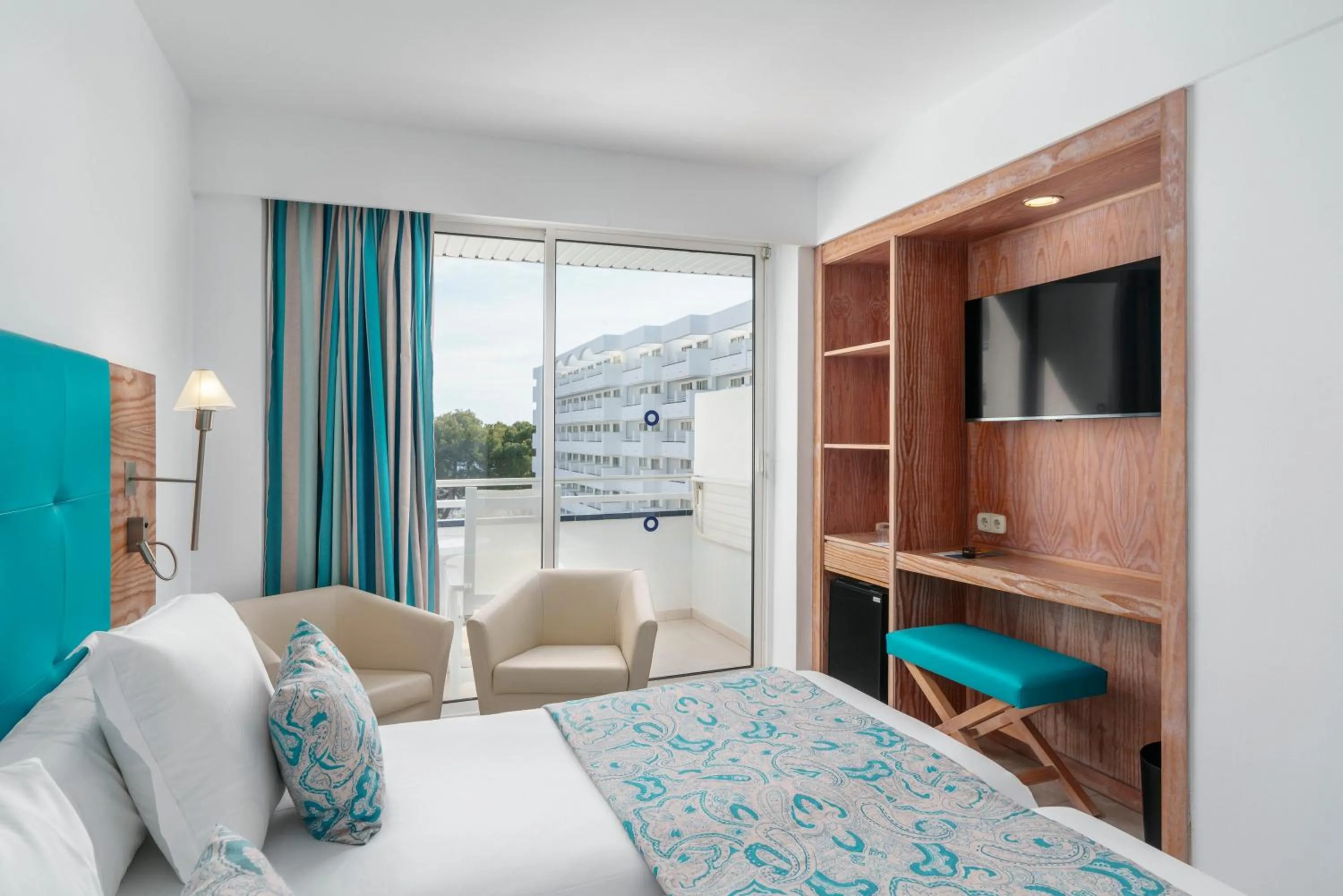 Deluxe Double Room with Sea View in Alua Gran Camp de Mar