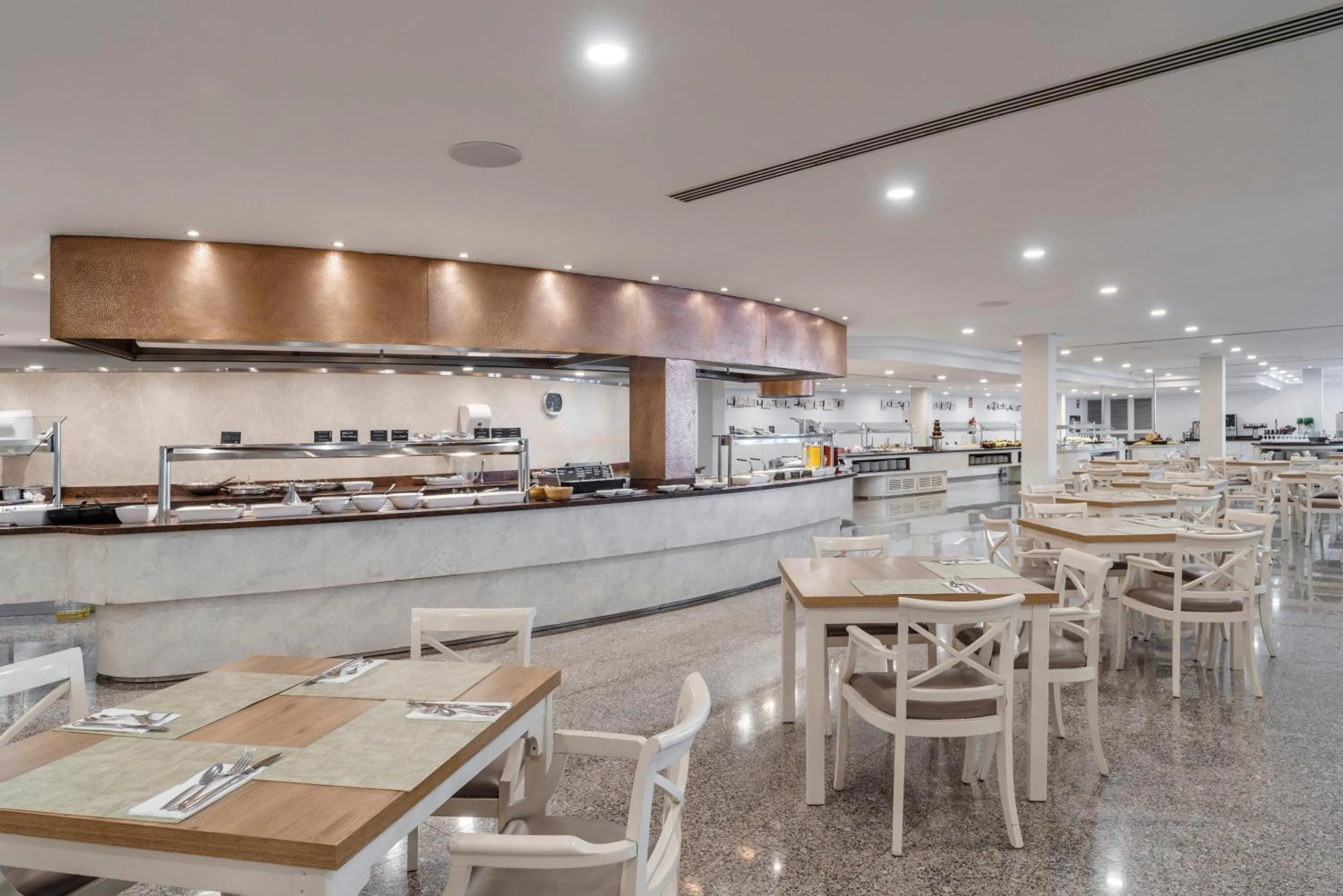 Restaurant/places to eat in Alua Gran Camp de Mar