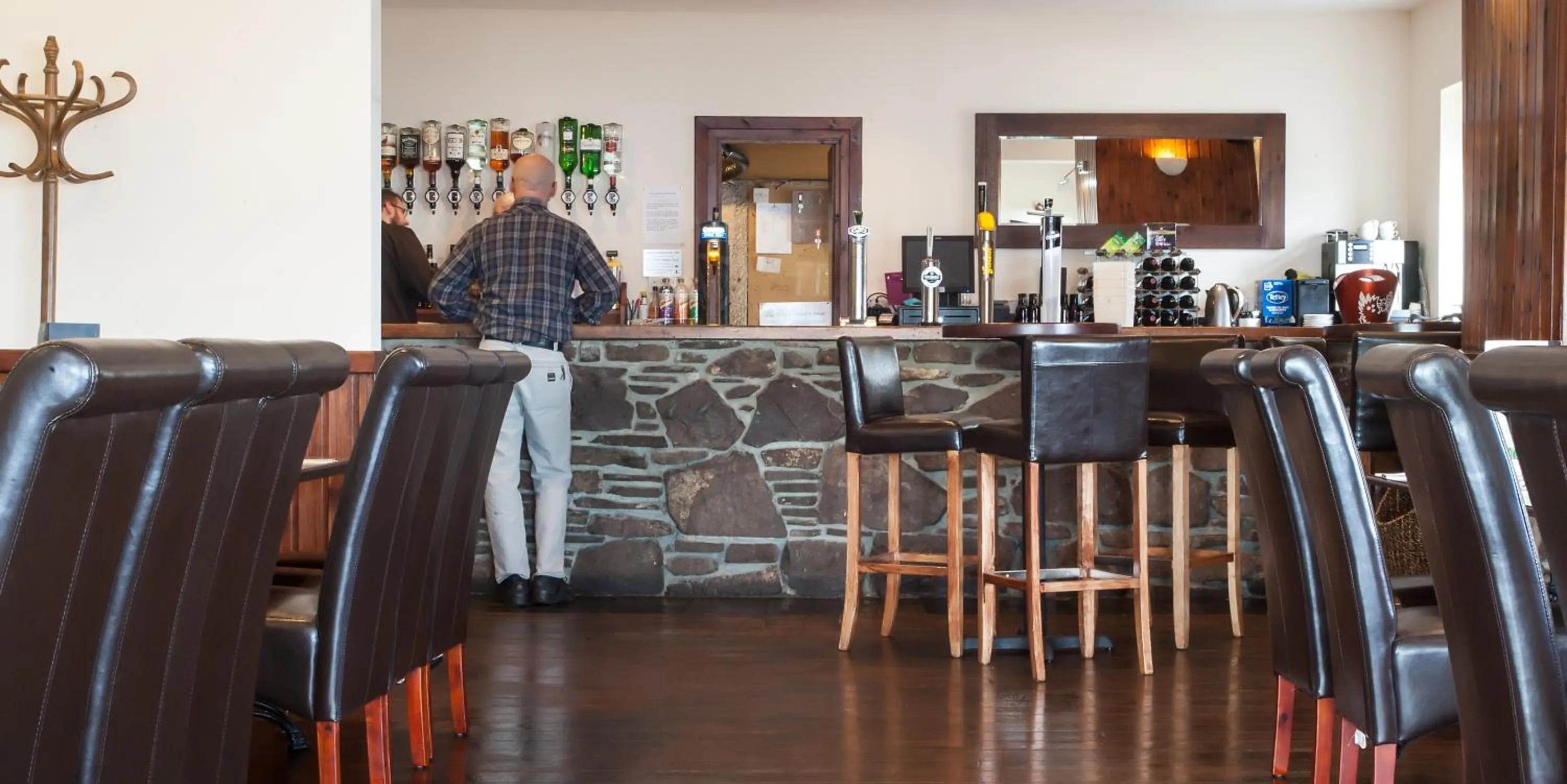 Lounge or bar in Tuckers Inn