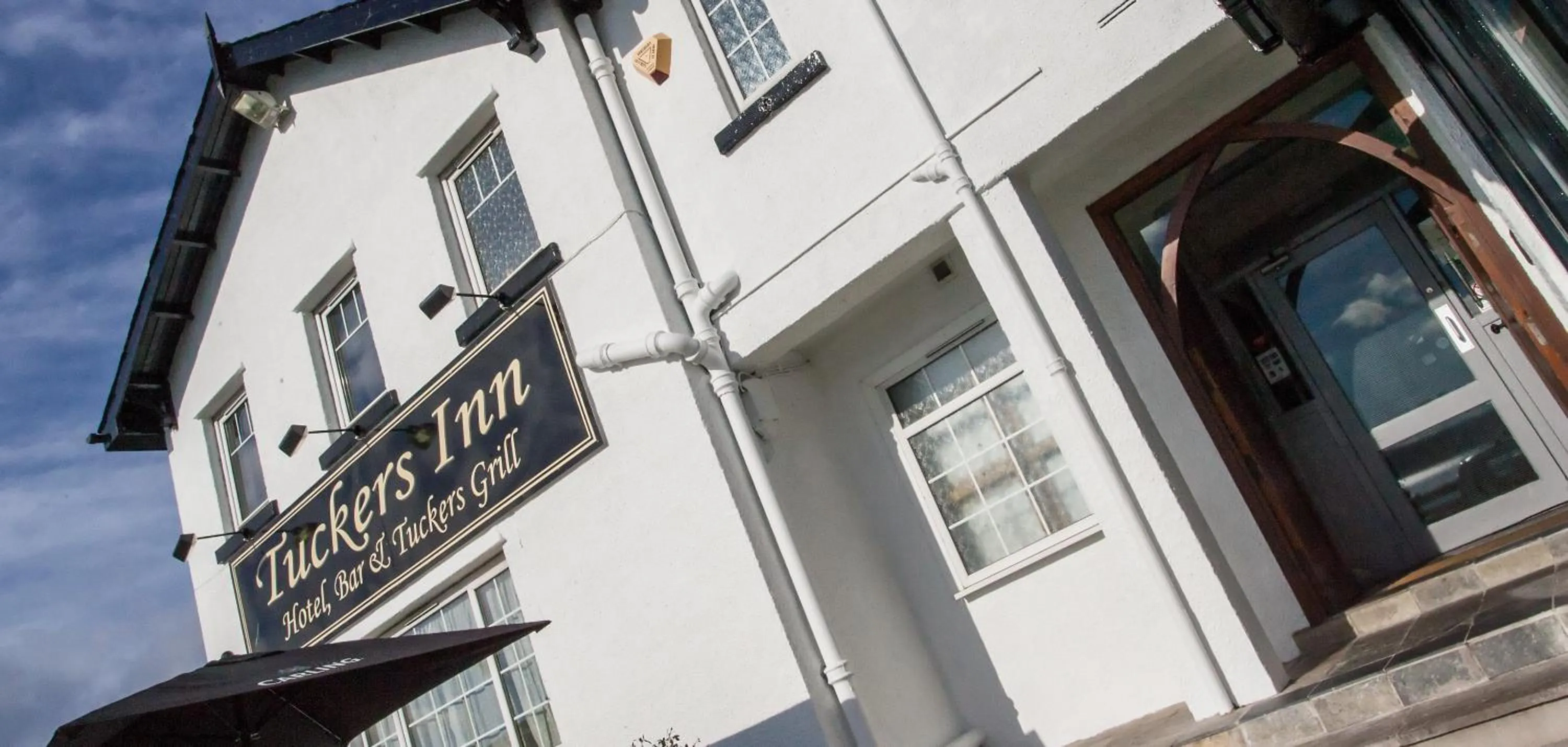 Property building in Tuckers Inn