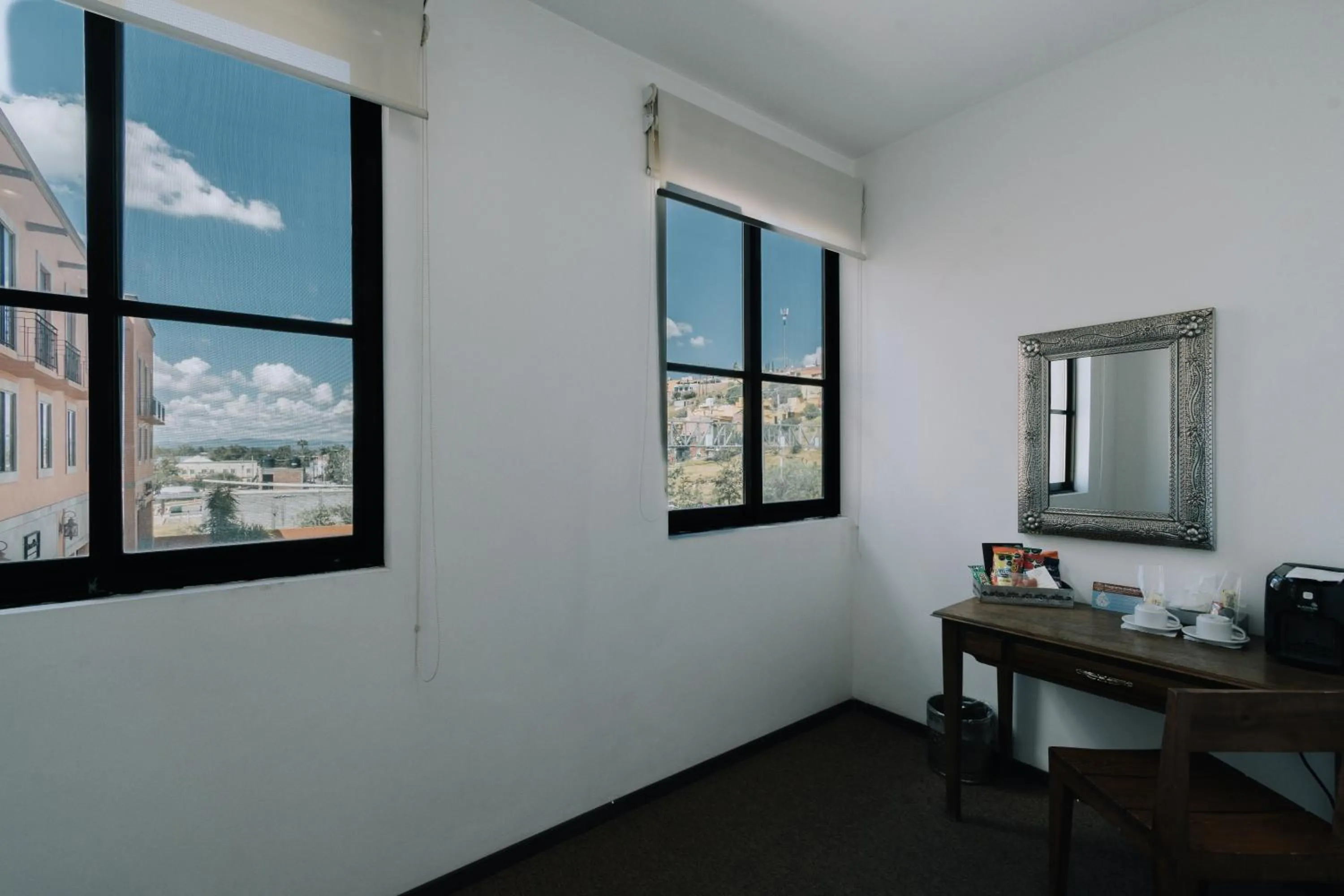 Photo of the whole room in Hotel La Estación