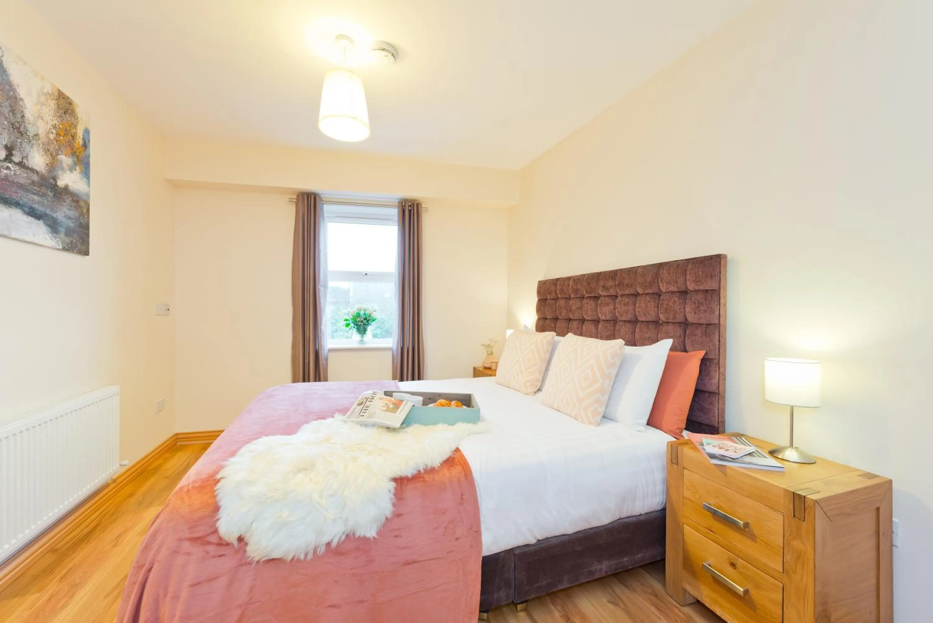 One-Bedroom Apartment in Five Lamps Suites