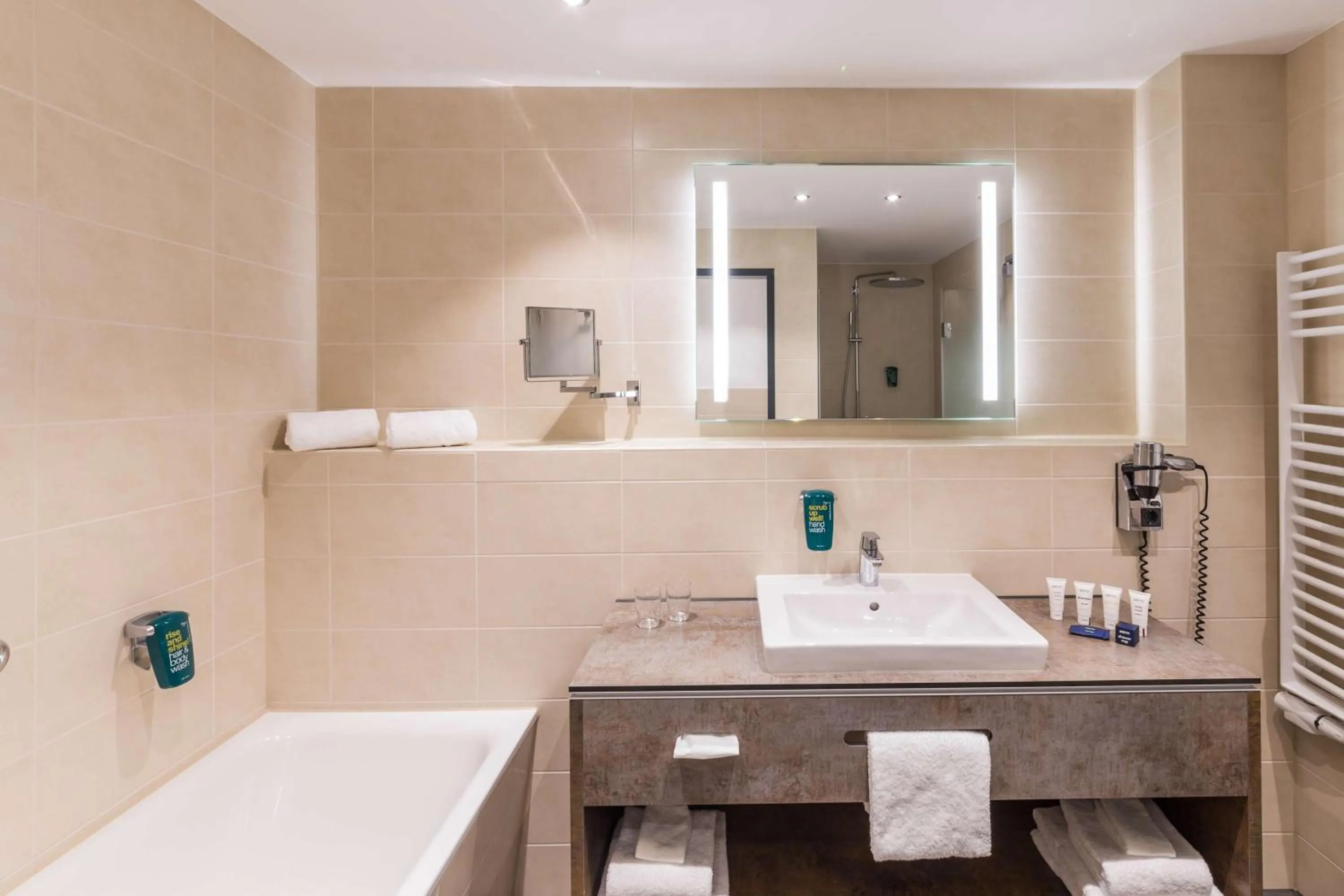 Bathroom in Park Inn by Radisson Neumarkt