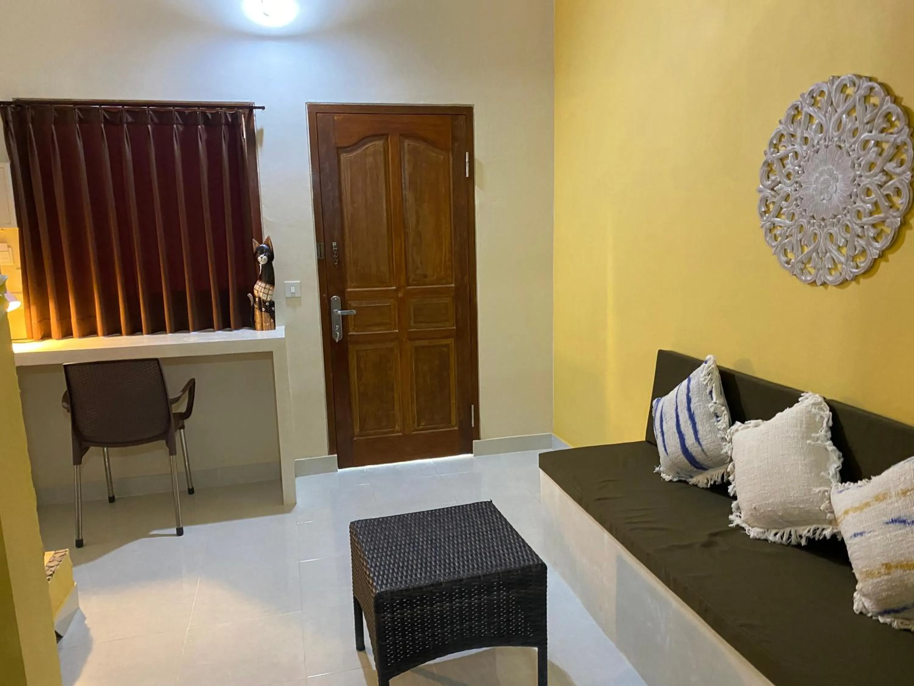 Communal lounge/ TV room, Bed in Villa Anjing 2