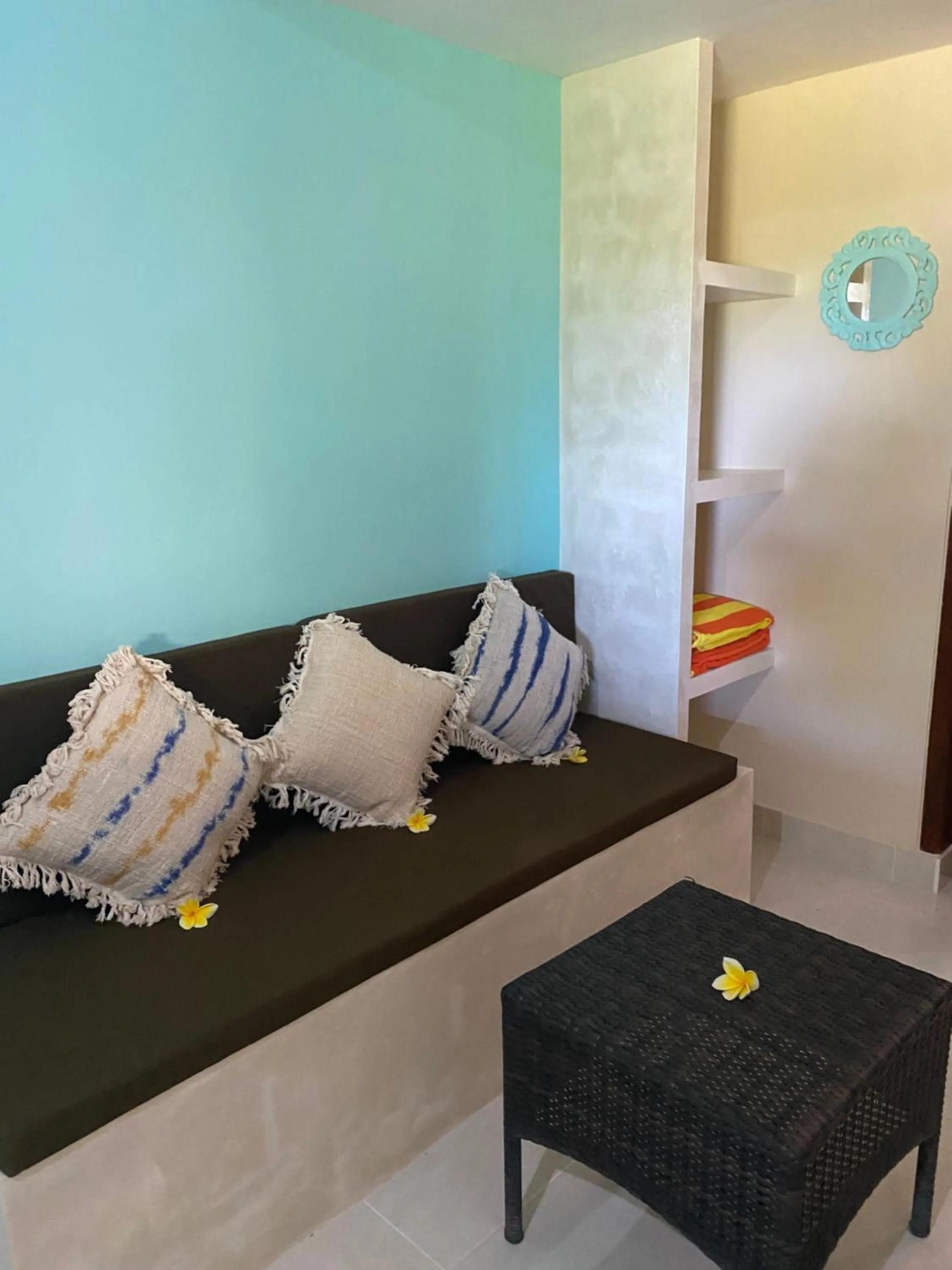 Living room, Bed in Villa Anjing 2