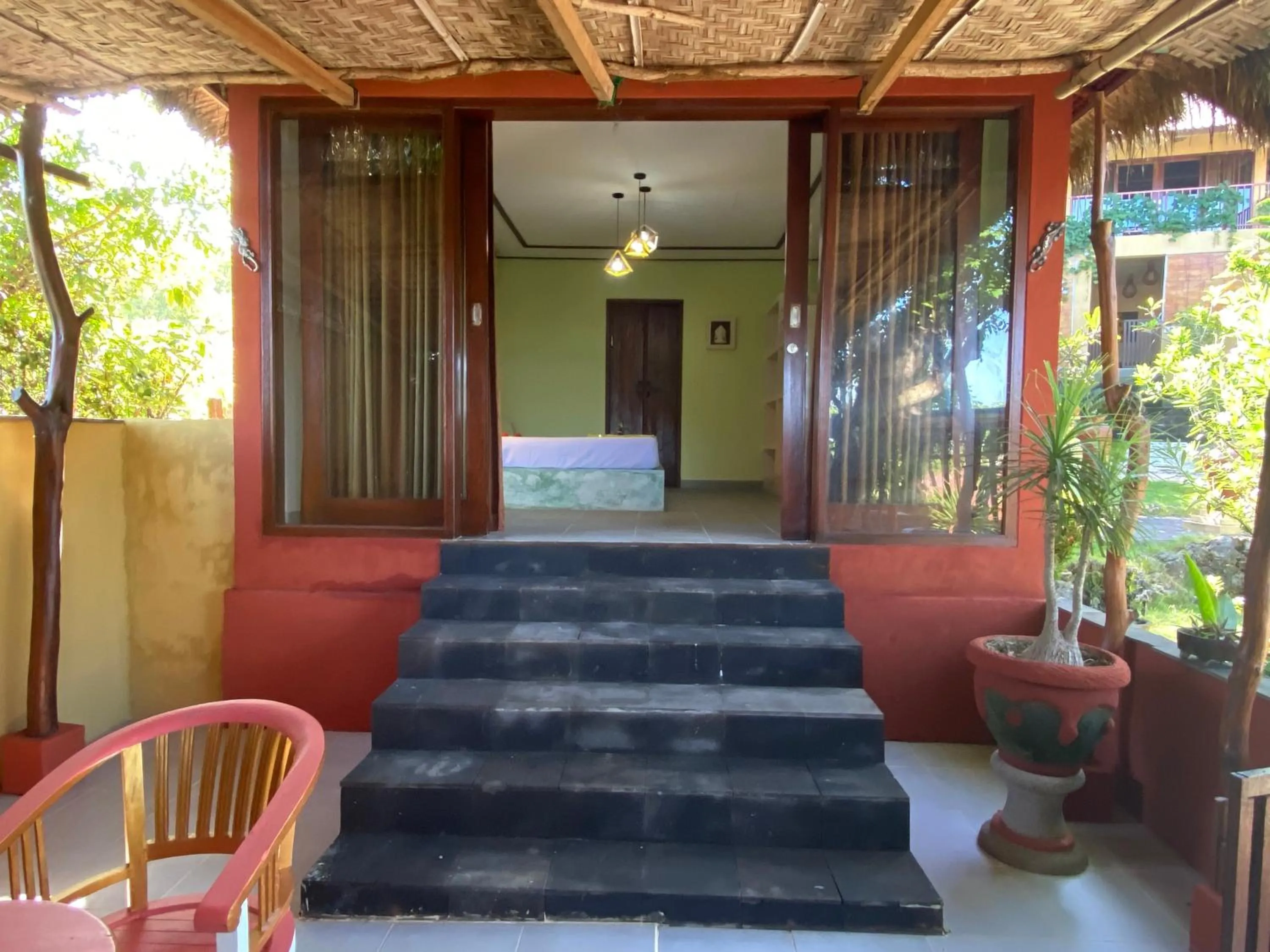 Facade/entrance in Villa Anjing 2
