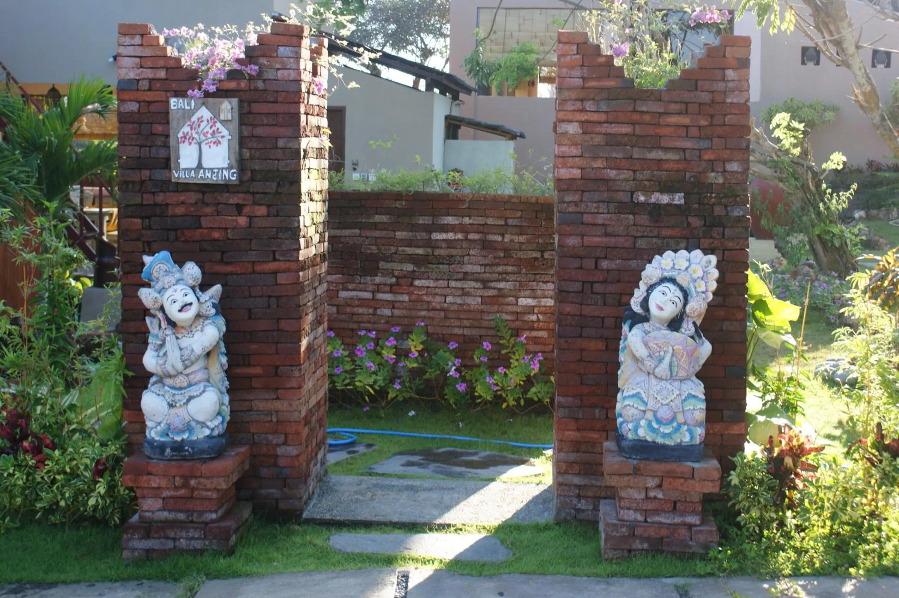 Garden in Villa Anjing 2