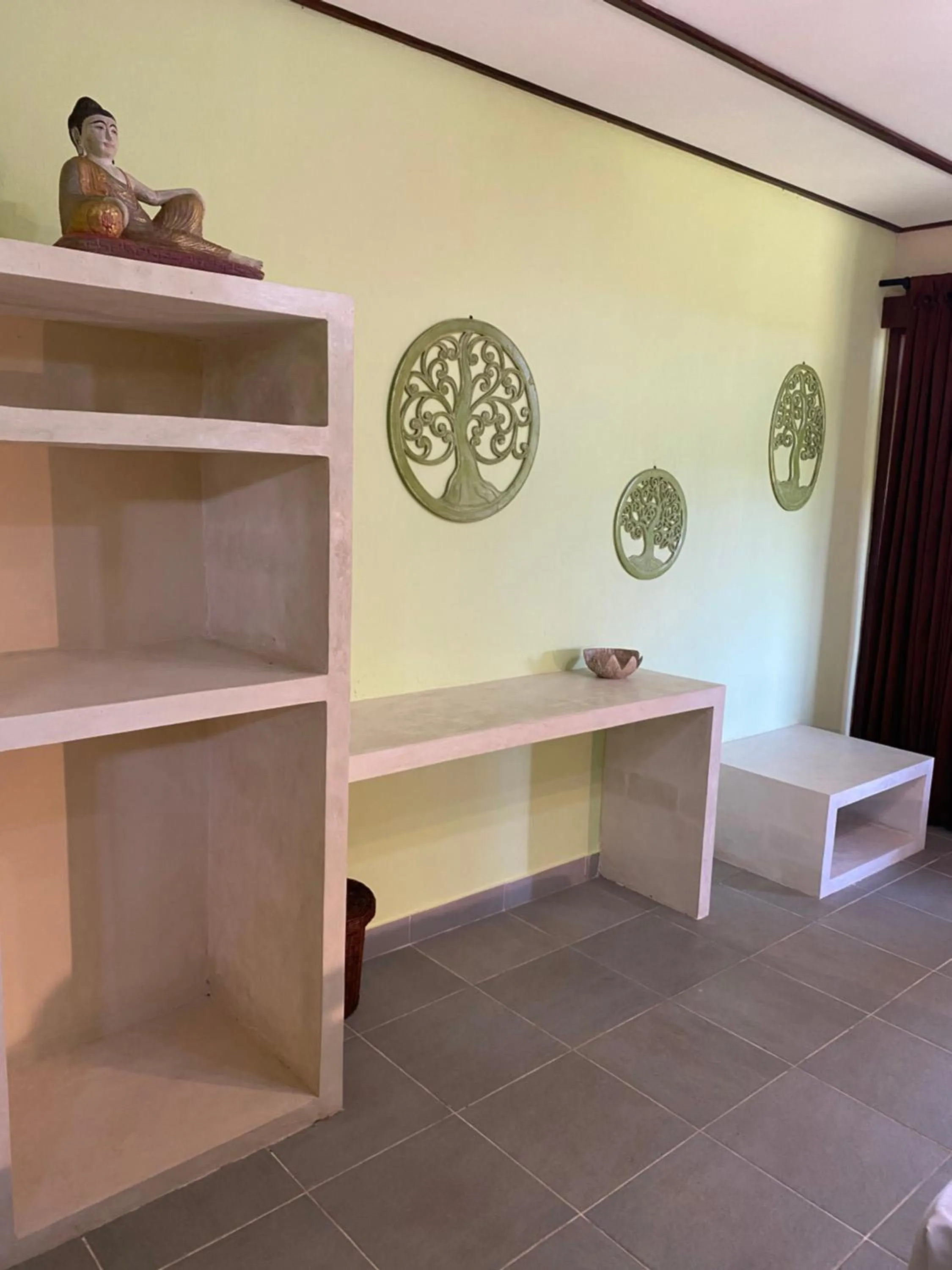 Library in Villa Anjing 2