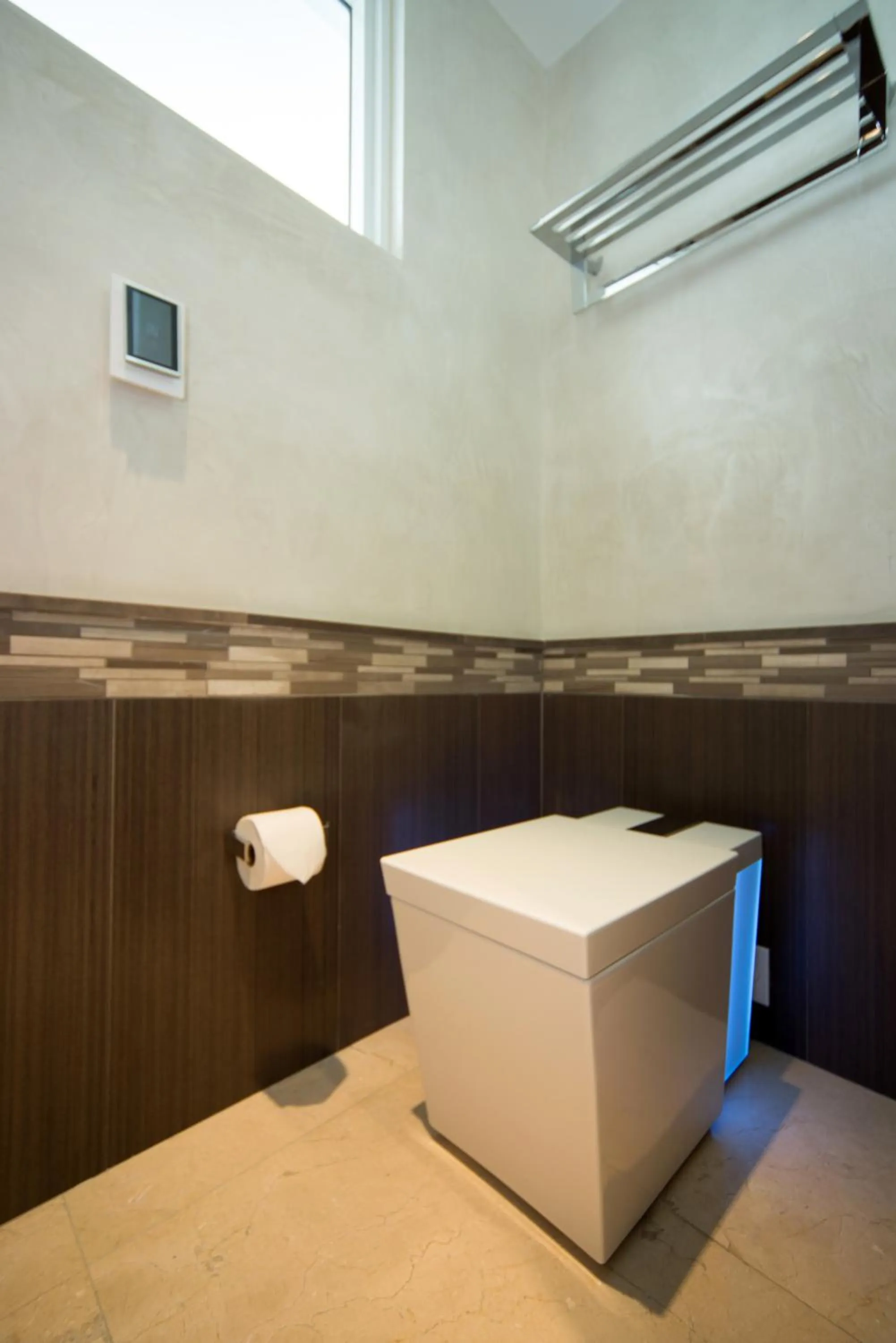 Toilet in Royal Blues Hotel