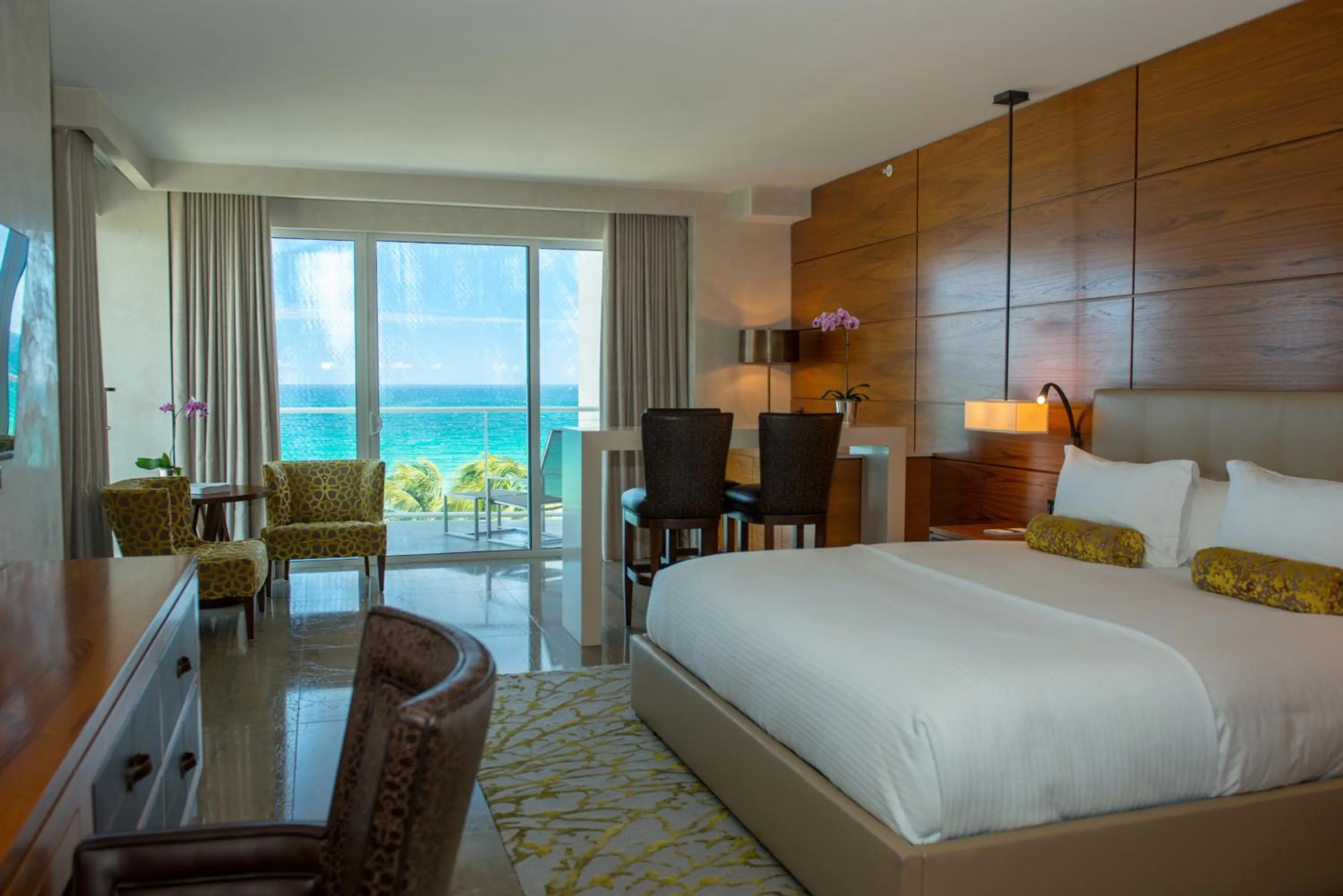 Bedroom in Royal Blues Hotel