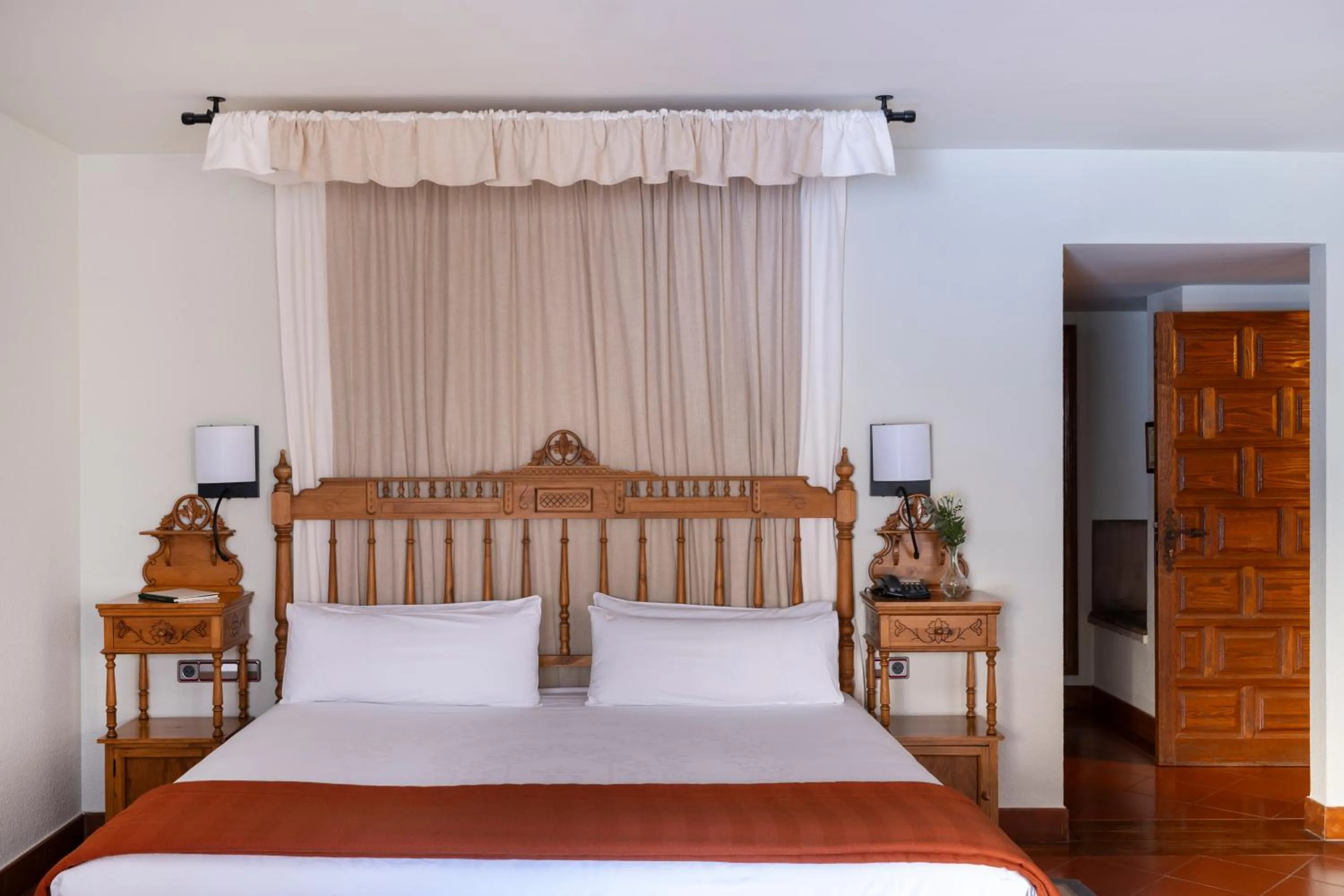 Bed in Parador de Santo Domingo de la Calzada