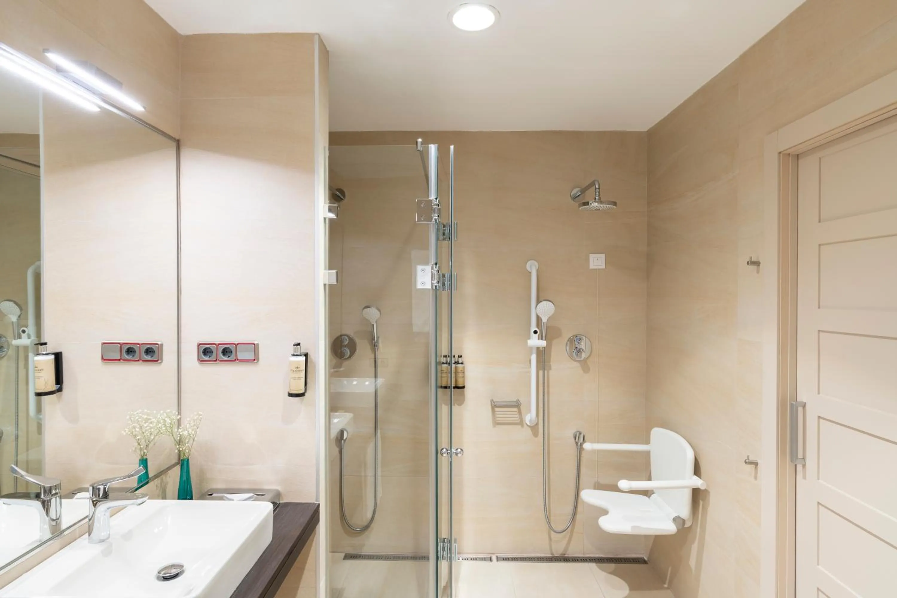 Facility for disabled guests in Parador de Santo Domingo de la Calzada