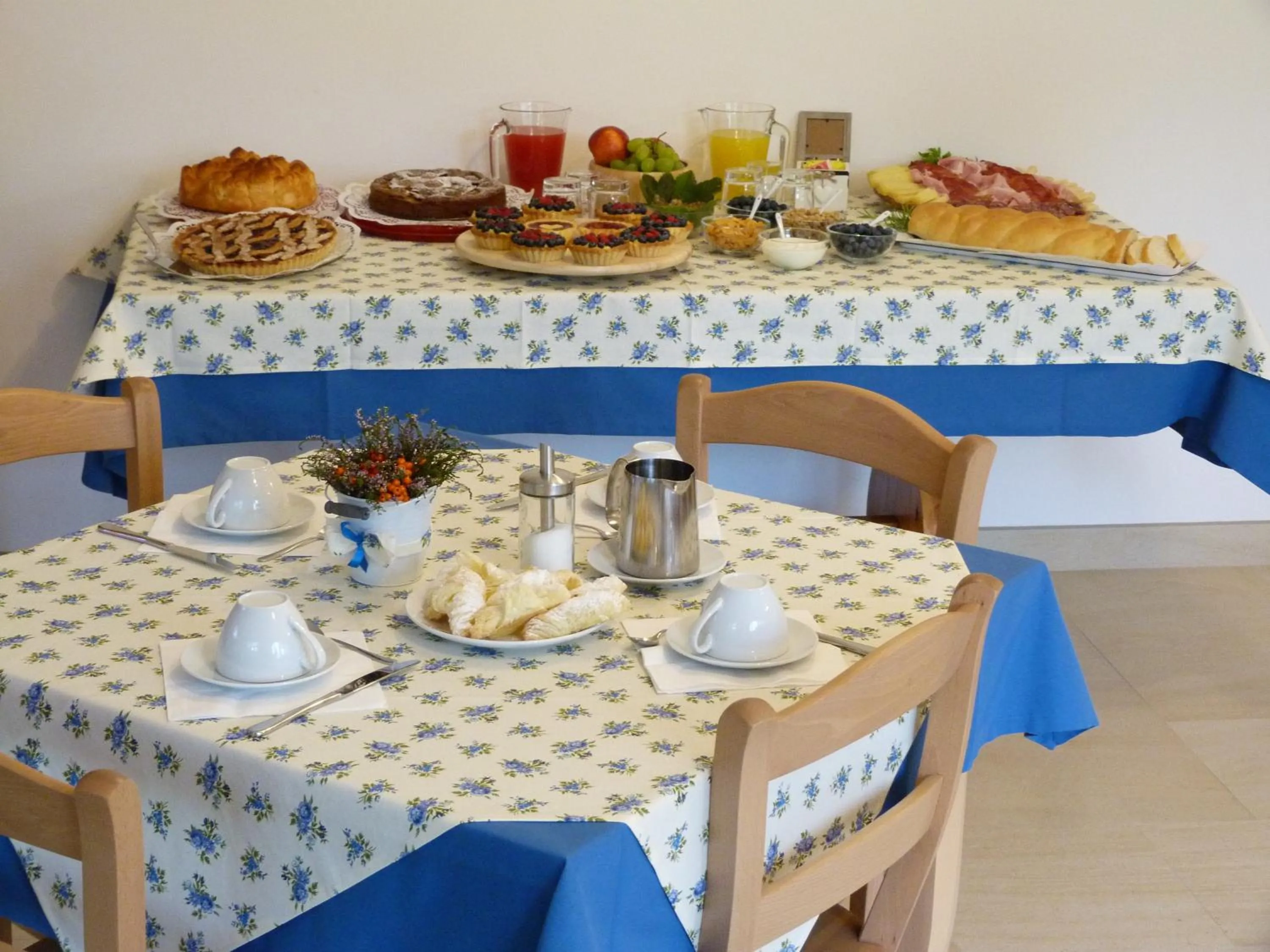 Italian breakfast in Agriturismo Fattoria Dalcastagnè