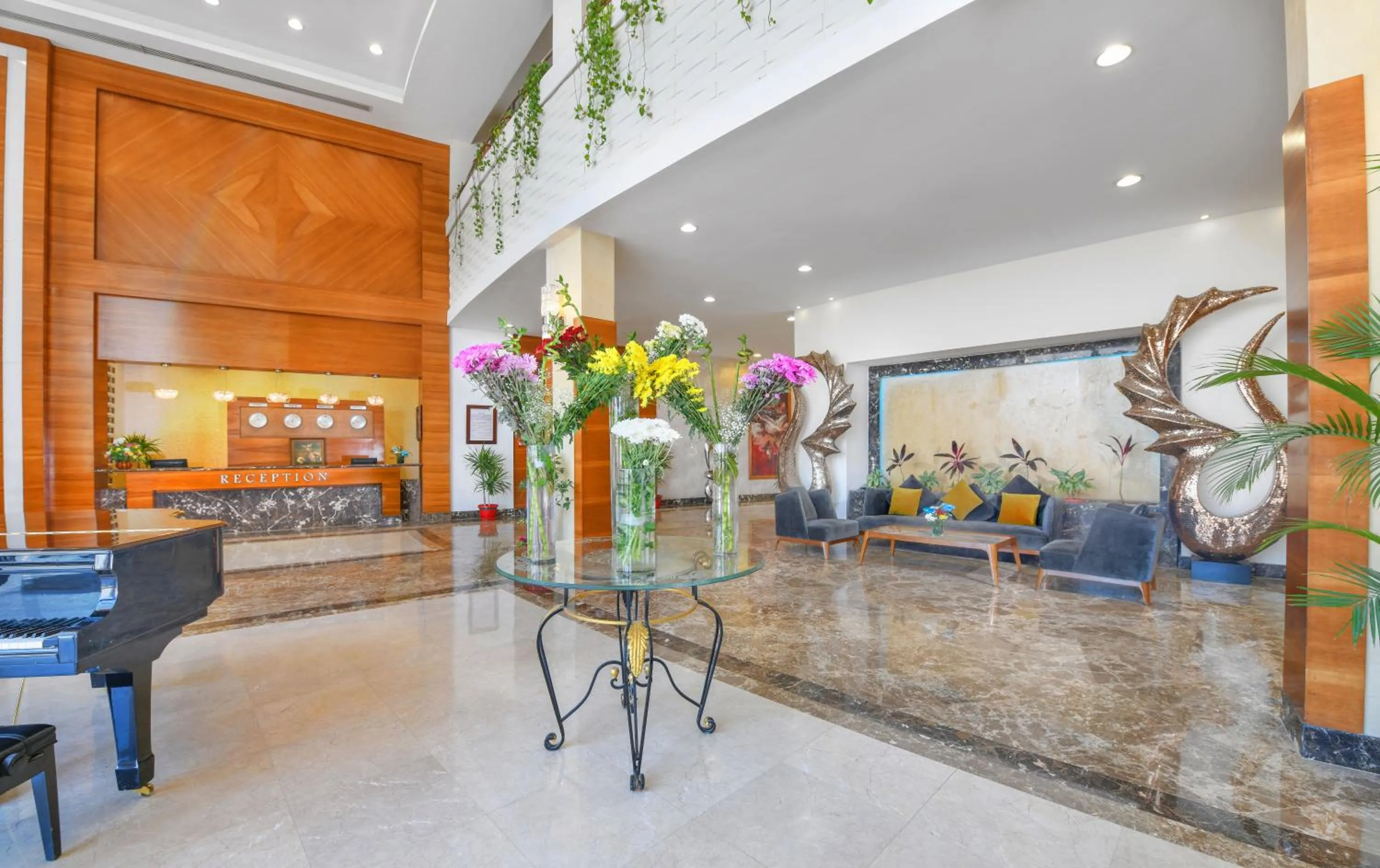 Lobby or reception in Tolip Family Park Hotel