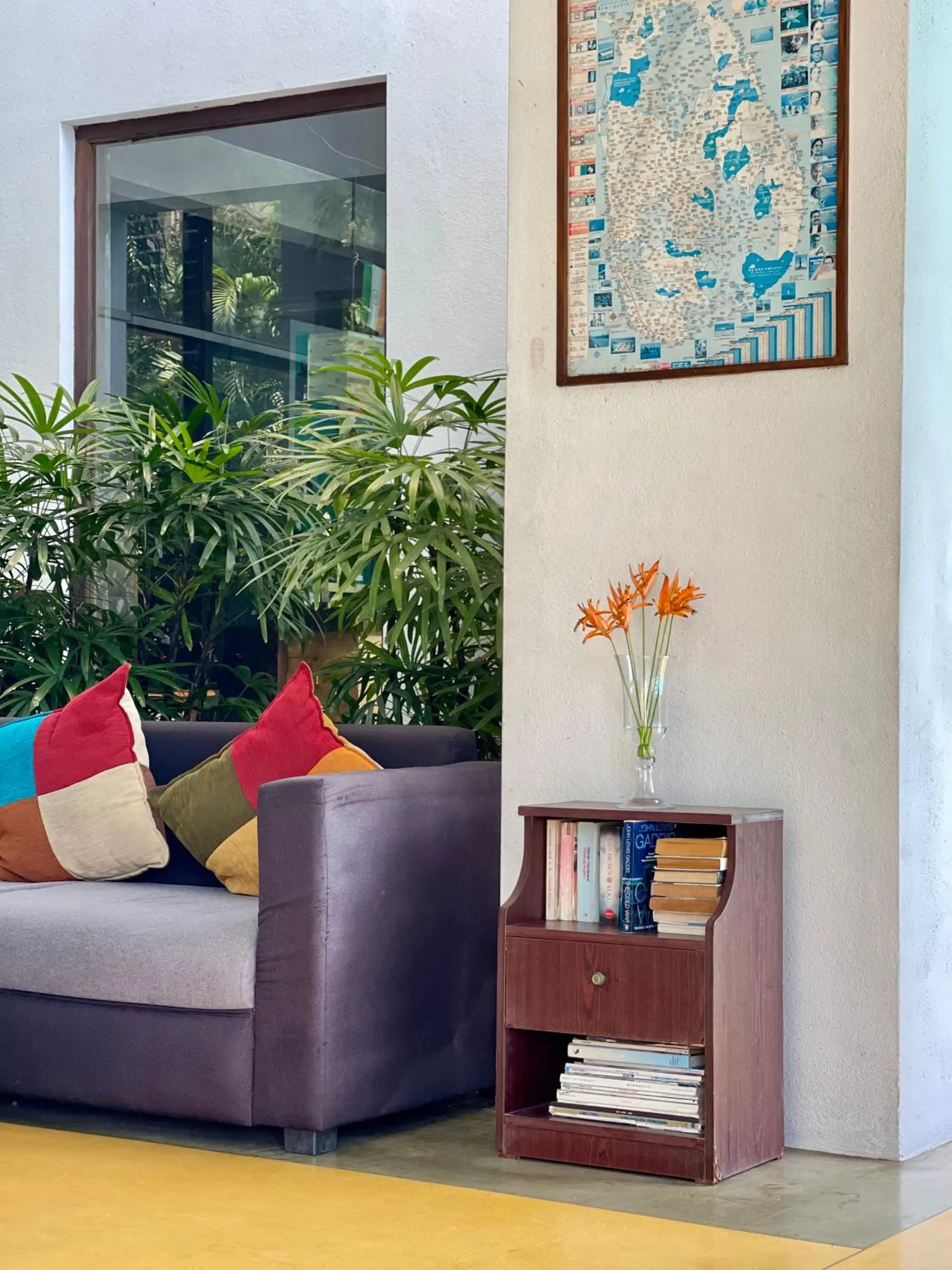 Seating area in Olanro Hotel Negombo