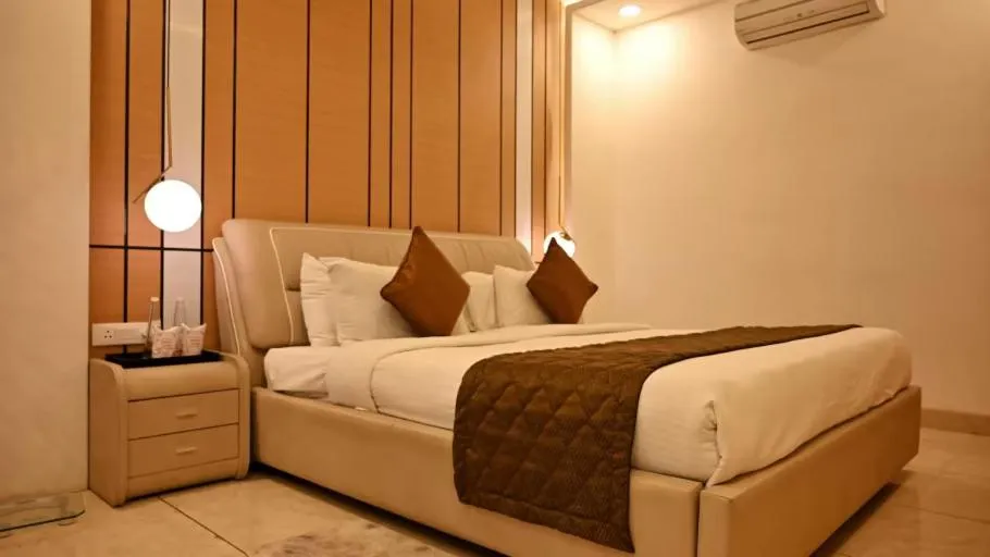 Bedroom, Bed in TGI Insignia Bhopal