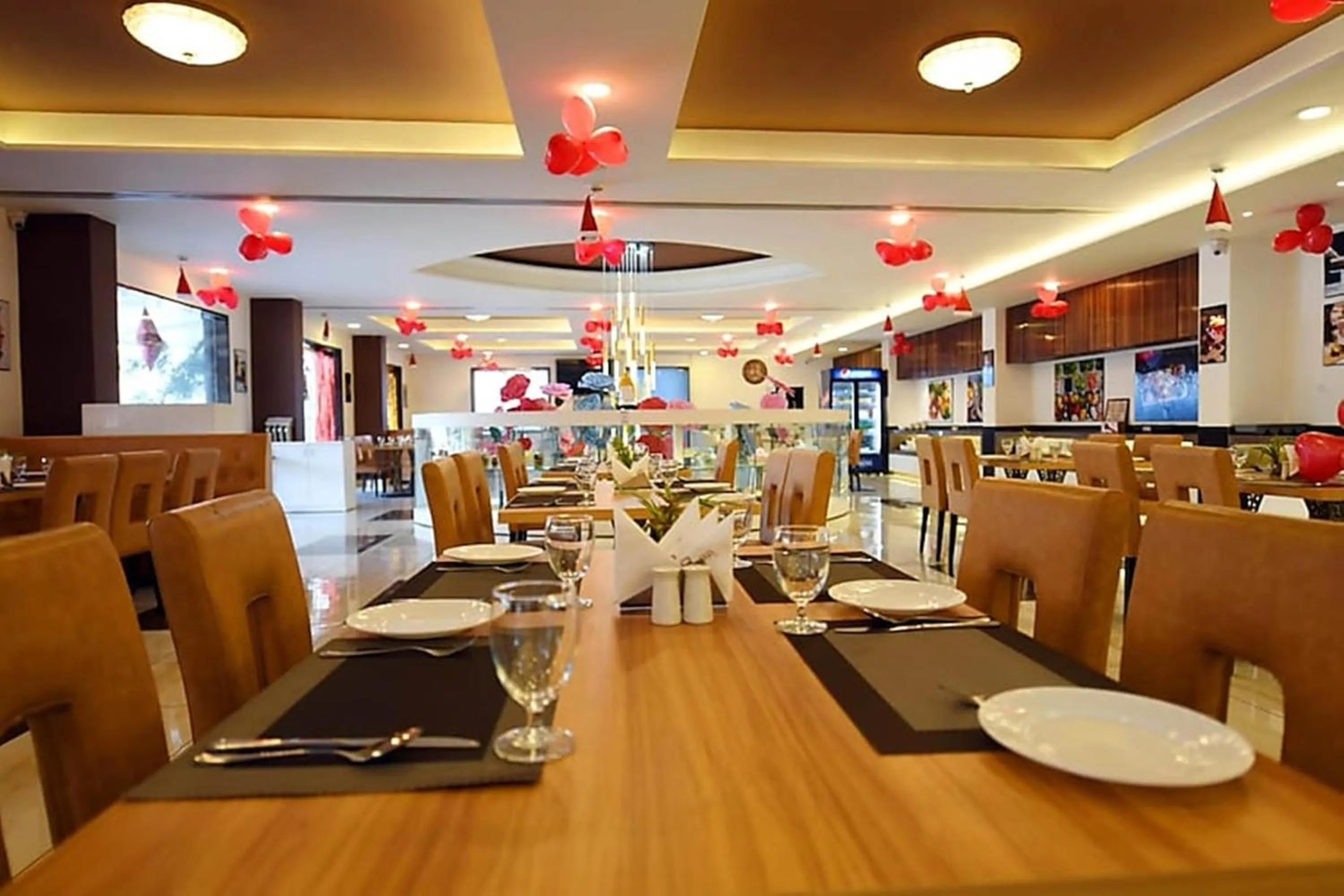Restaurant/places to eat in TGI Insignia Bhopal