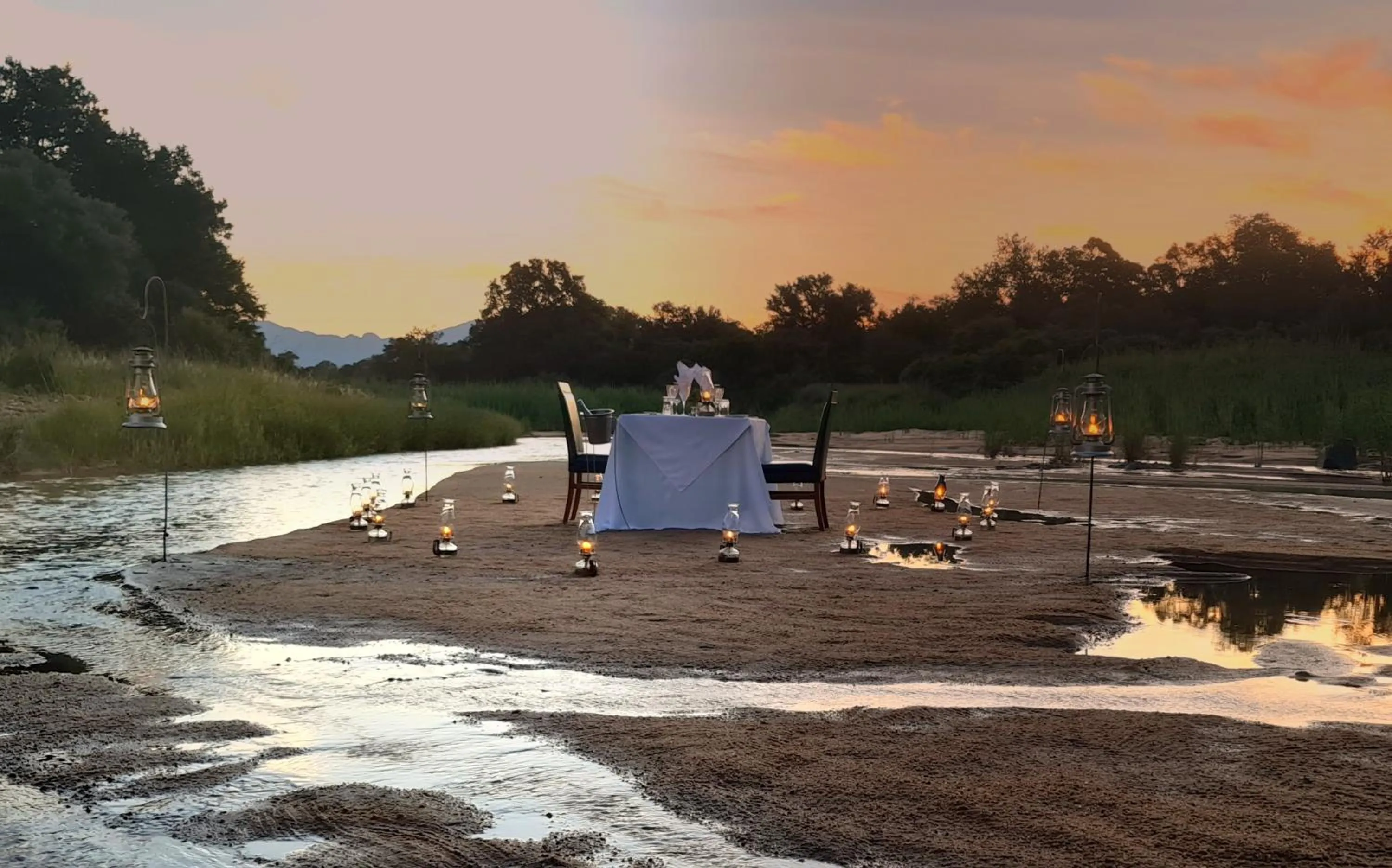 Restaurant/places to eat in Karongwe - Kuname Safari Lodge