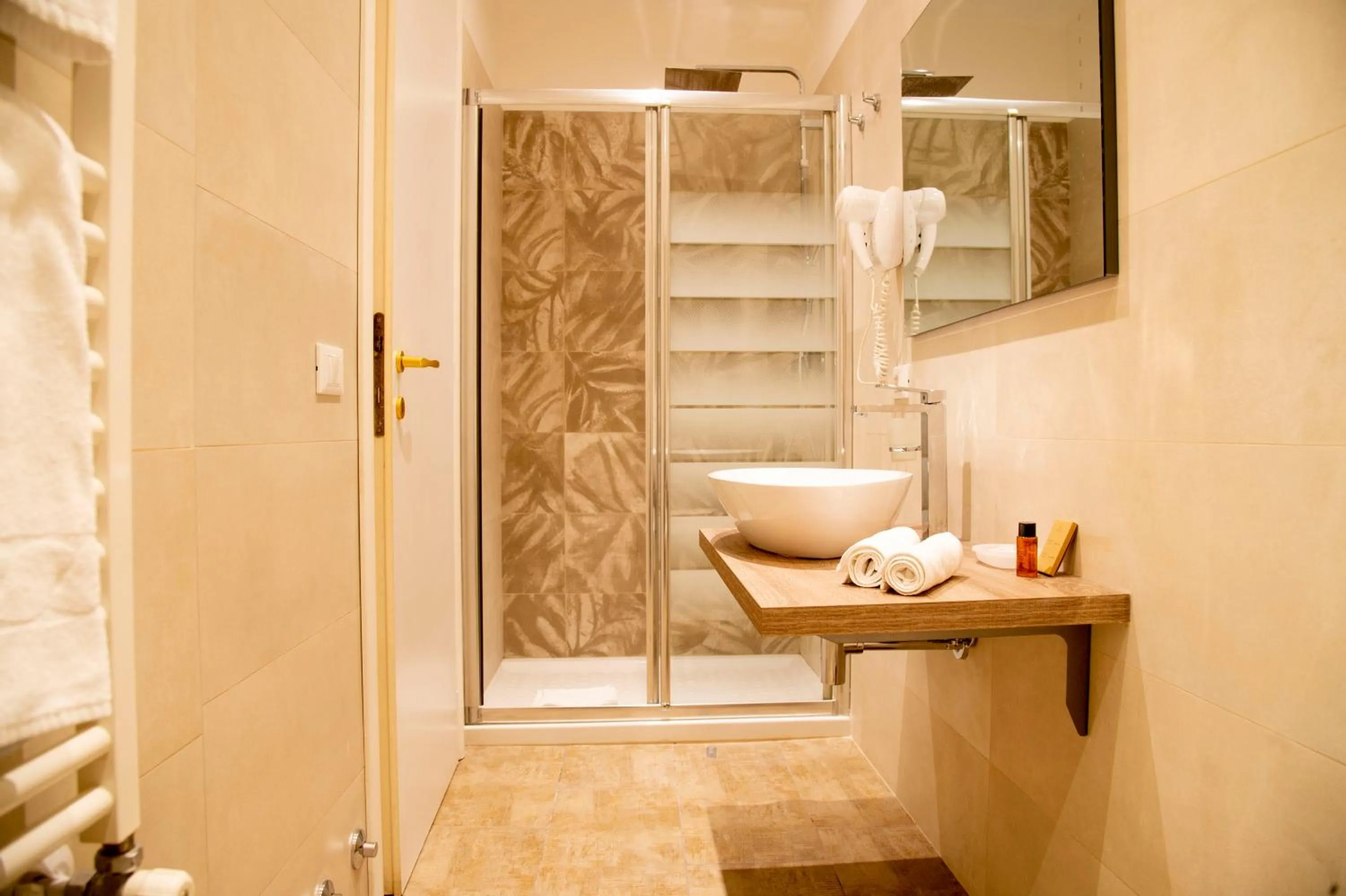 Shower in Domus Napoleone