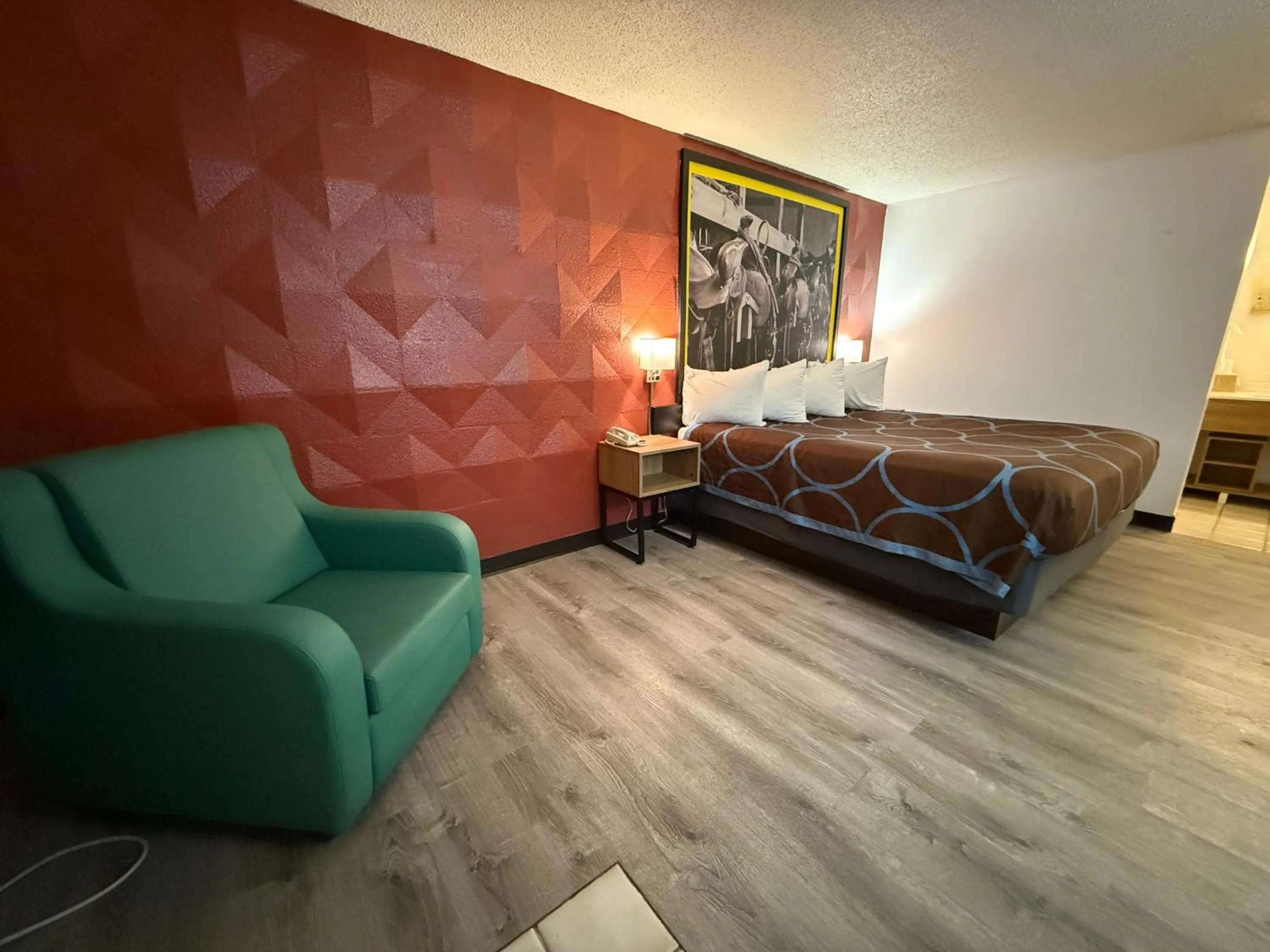 Photo of the whole room in Super 8 by Wyndham Newcastle